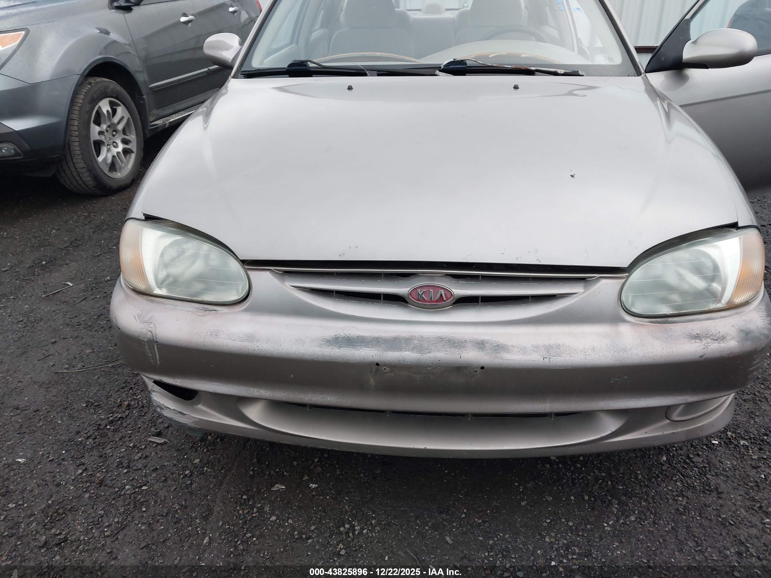 KIA SEPHIA image 6