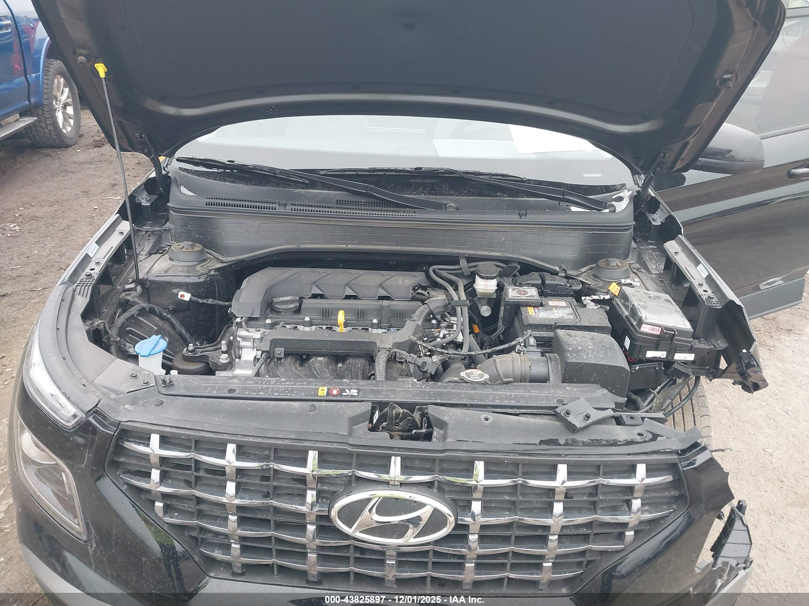 HYUNDAI VENUE image 10