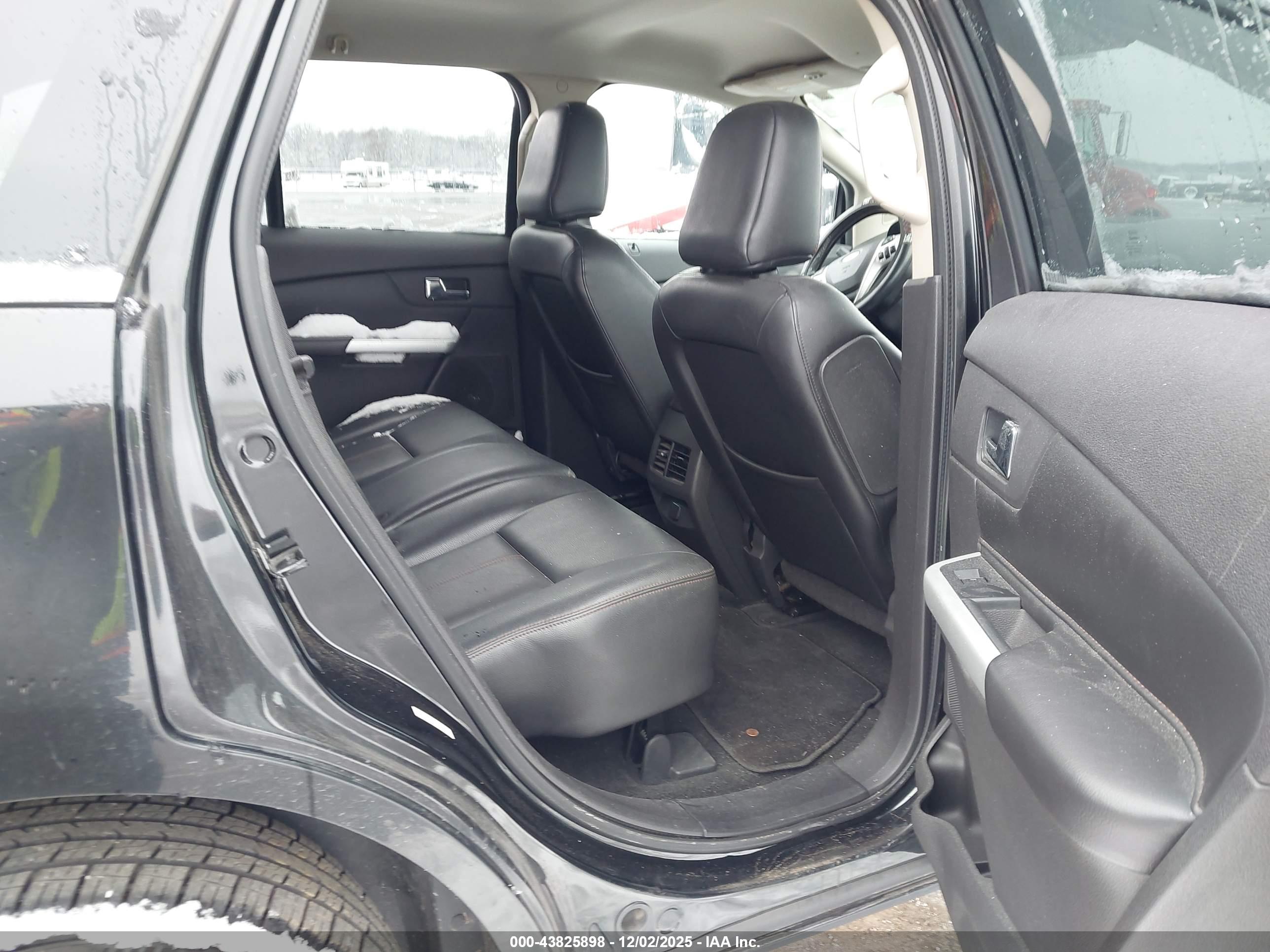 FORD EDGE image 8