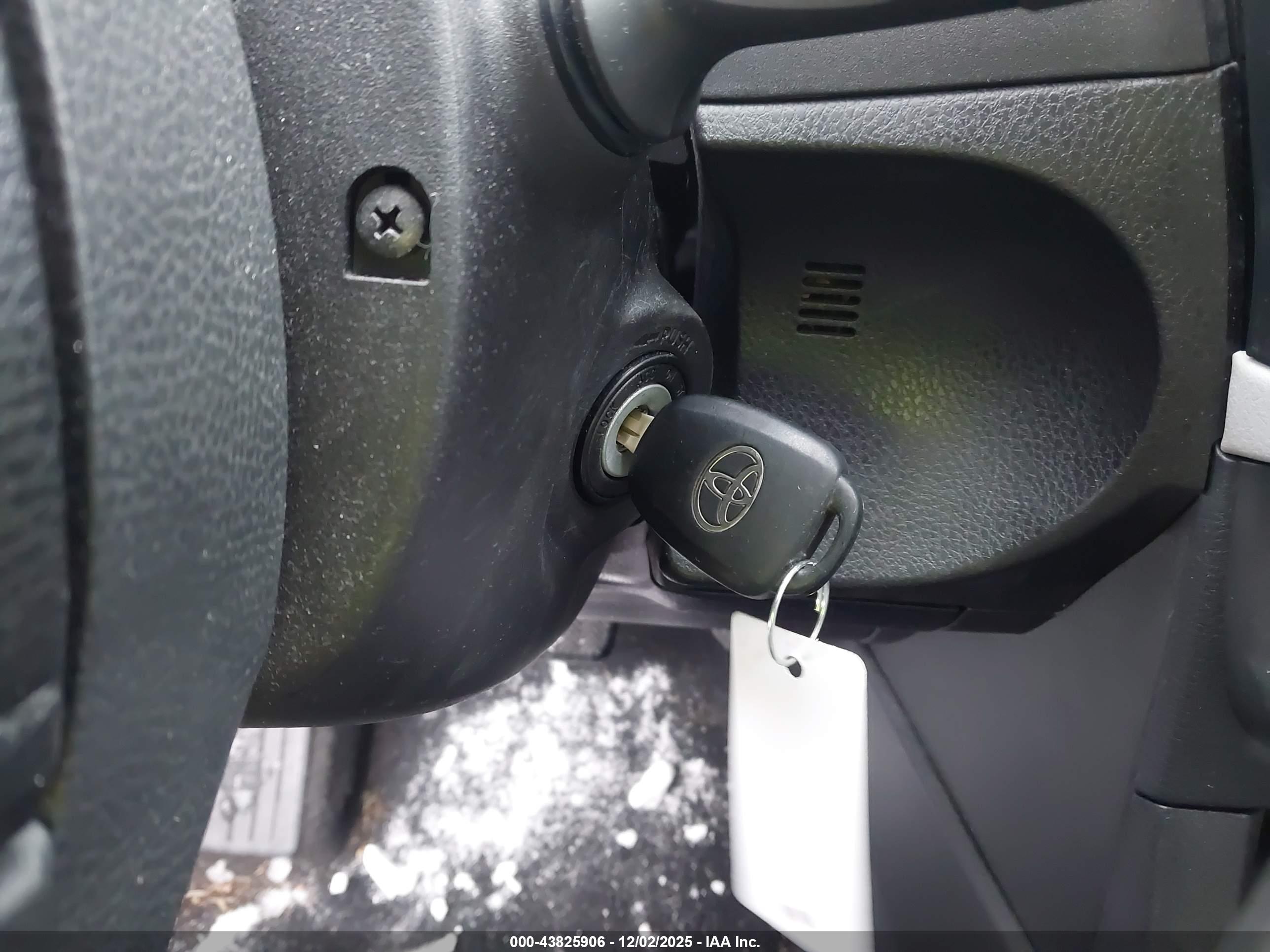 TOYOTA COROLLA image 11