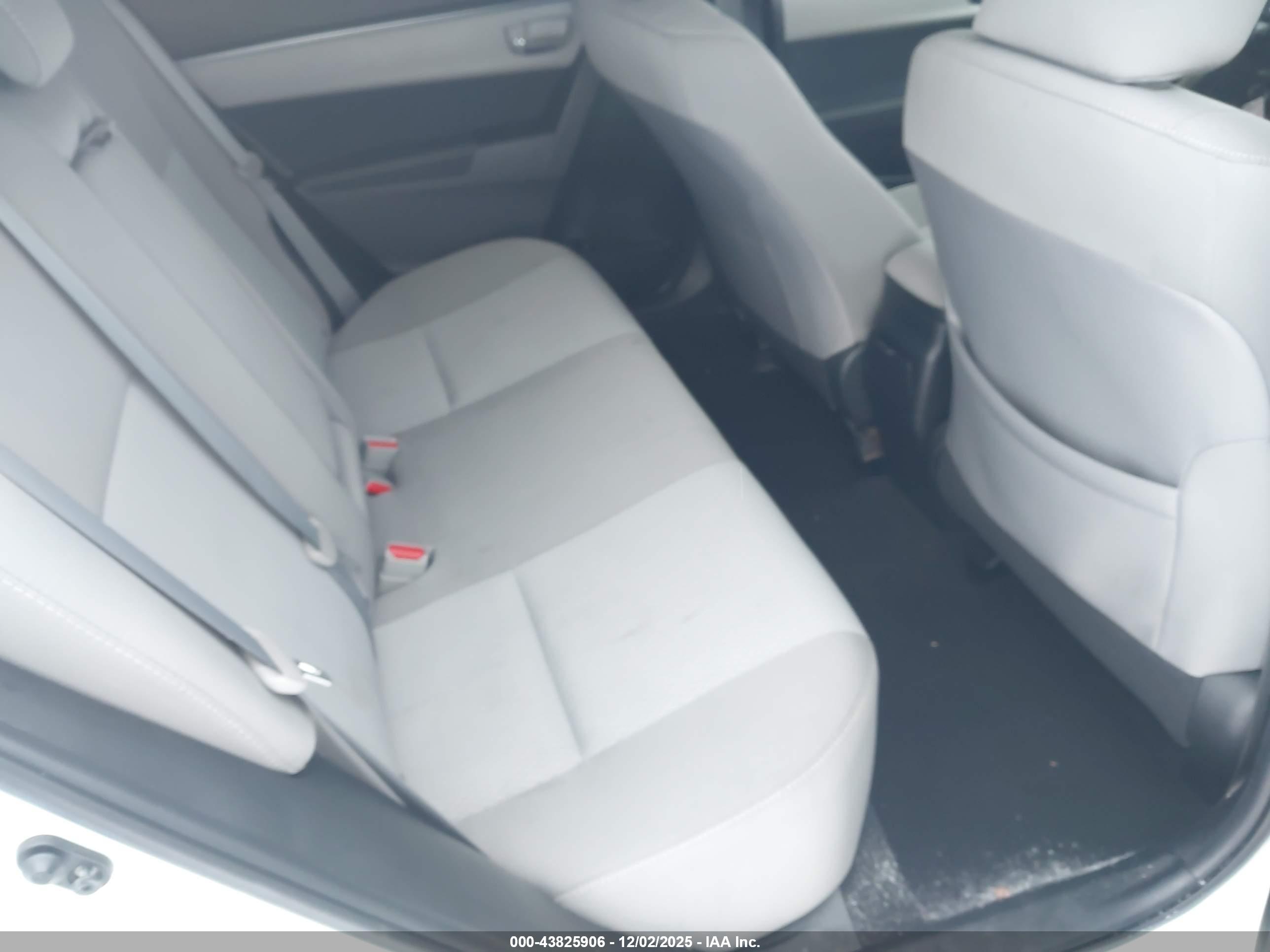 TOYOTA COROLLA image 8
