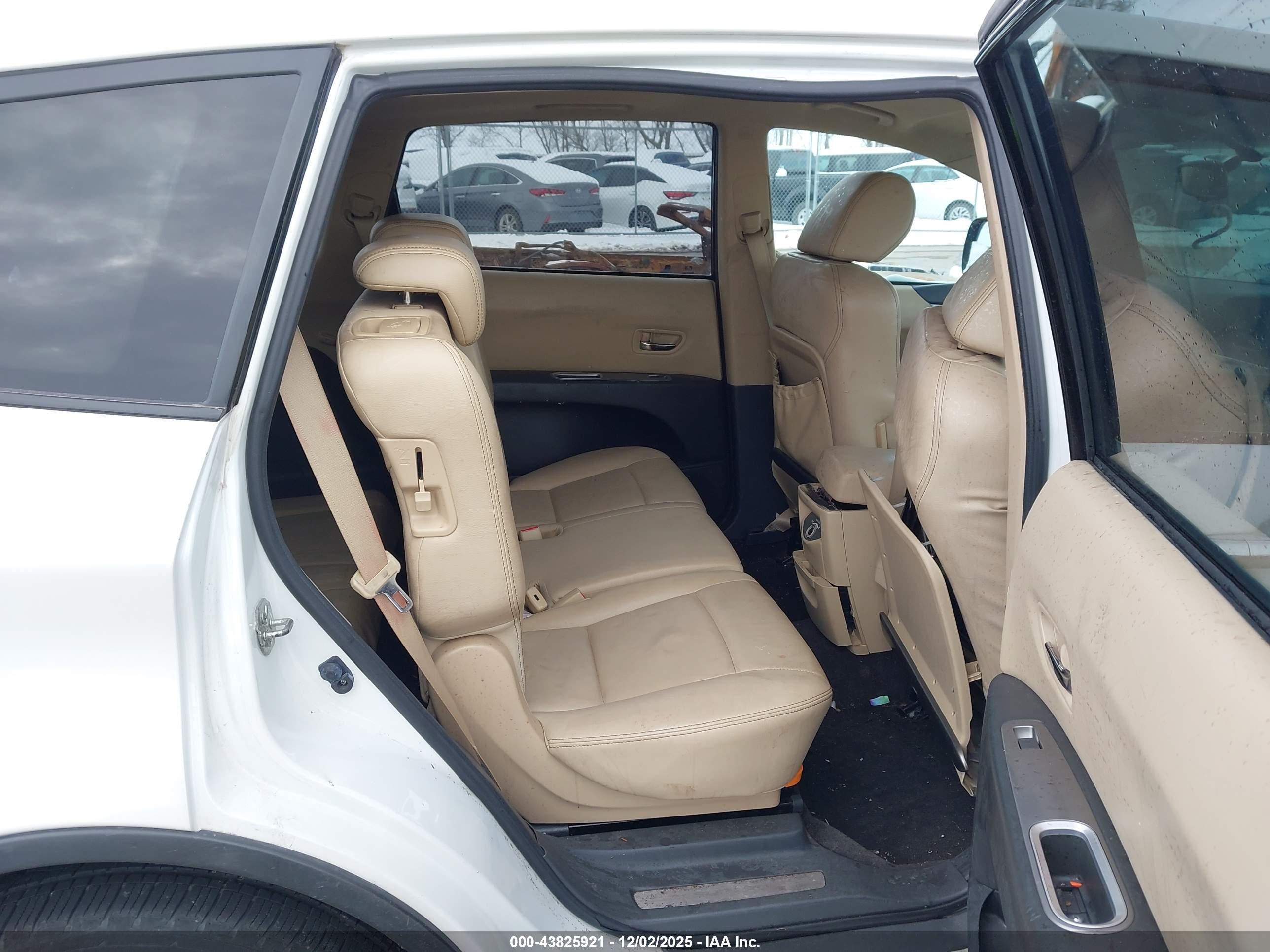 SUBARU TRIBECA image 8