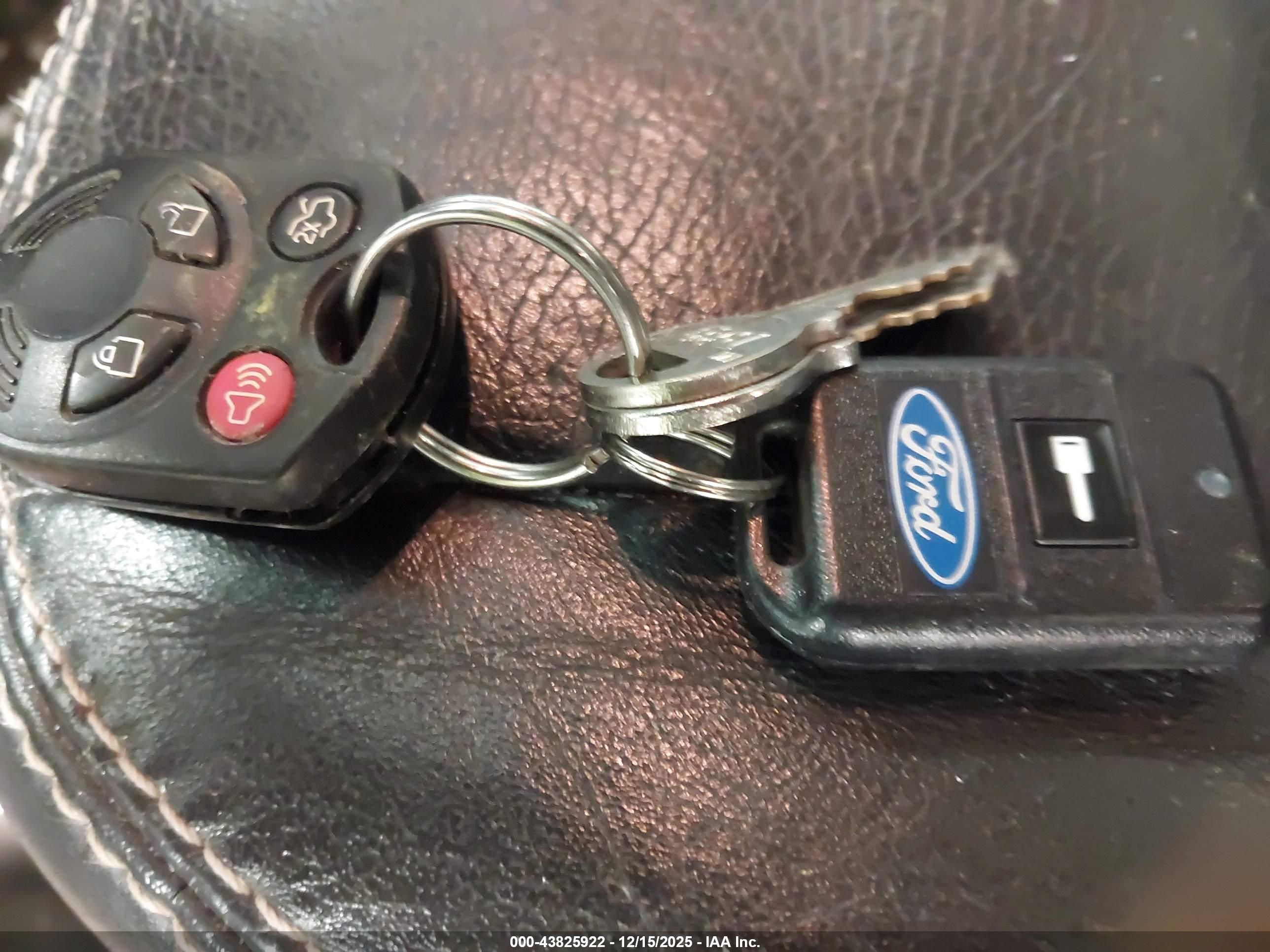 FORD FUSION image 11