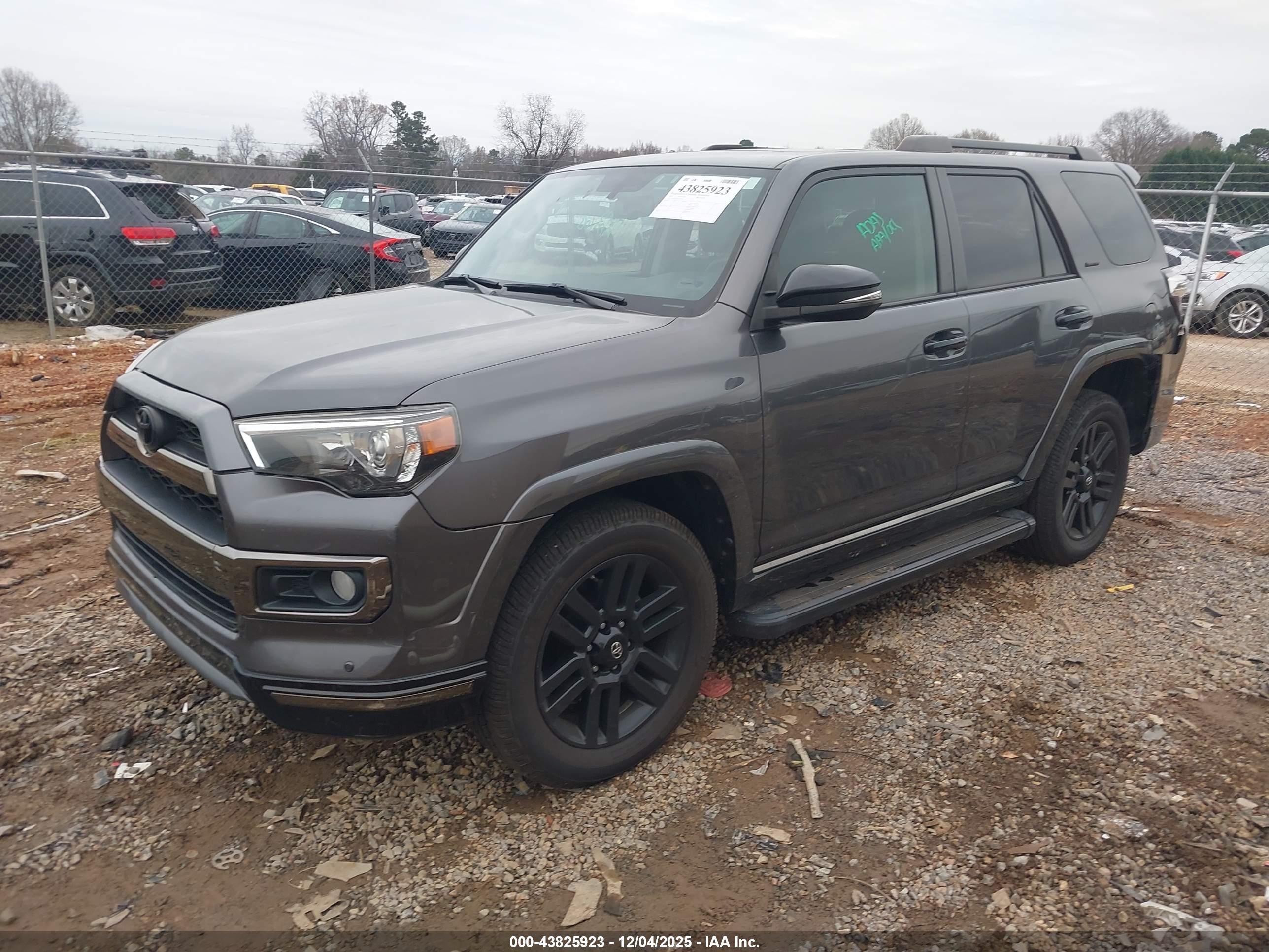 TOYOTA 4RUNNER image 2
