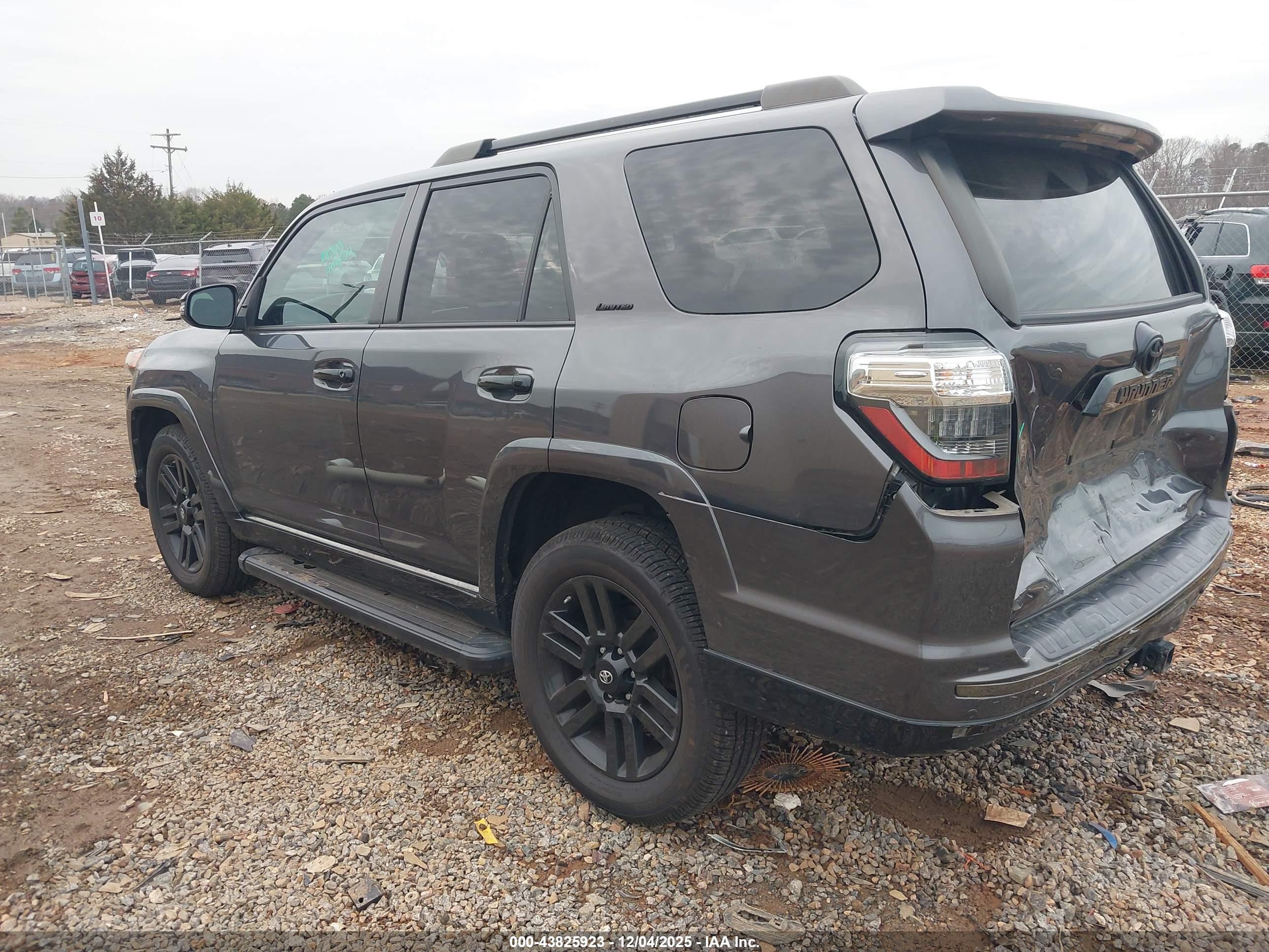 TOYOTA 4RUNNER image 3