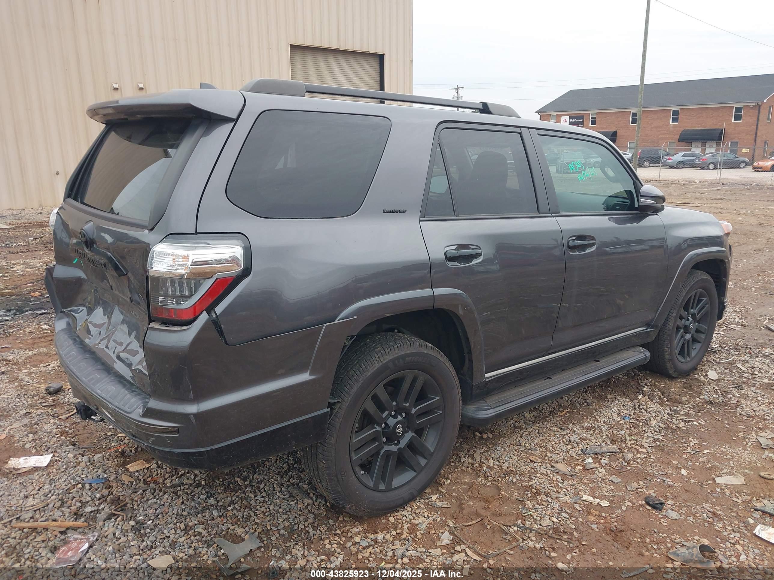TOYOTA 4RUNNER image 4