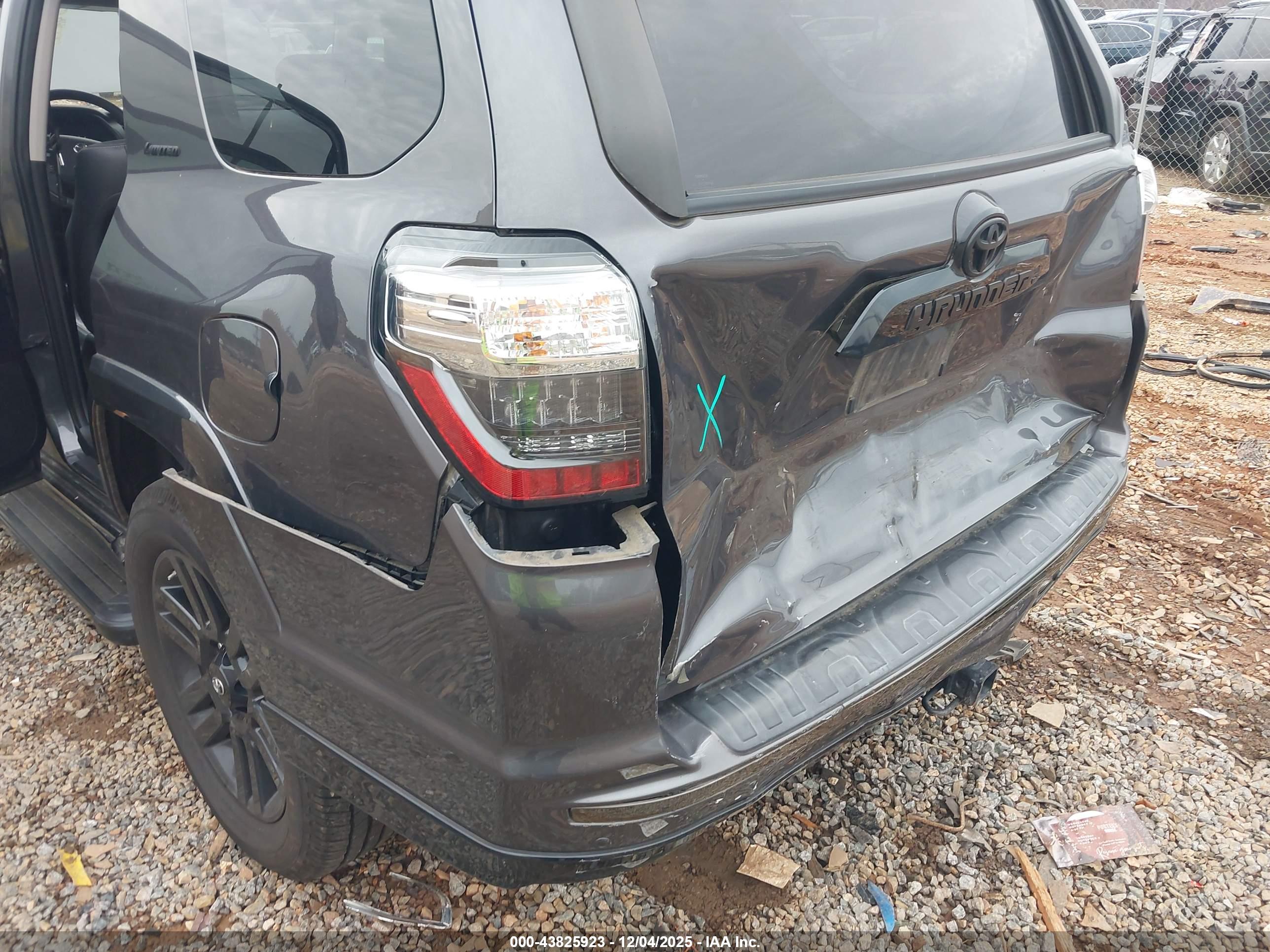 TOYOTA 4RUNNER image 6