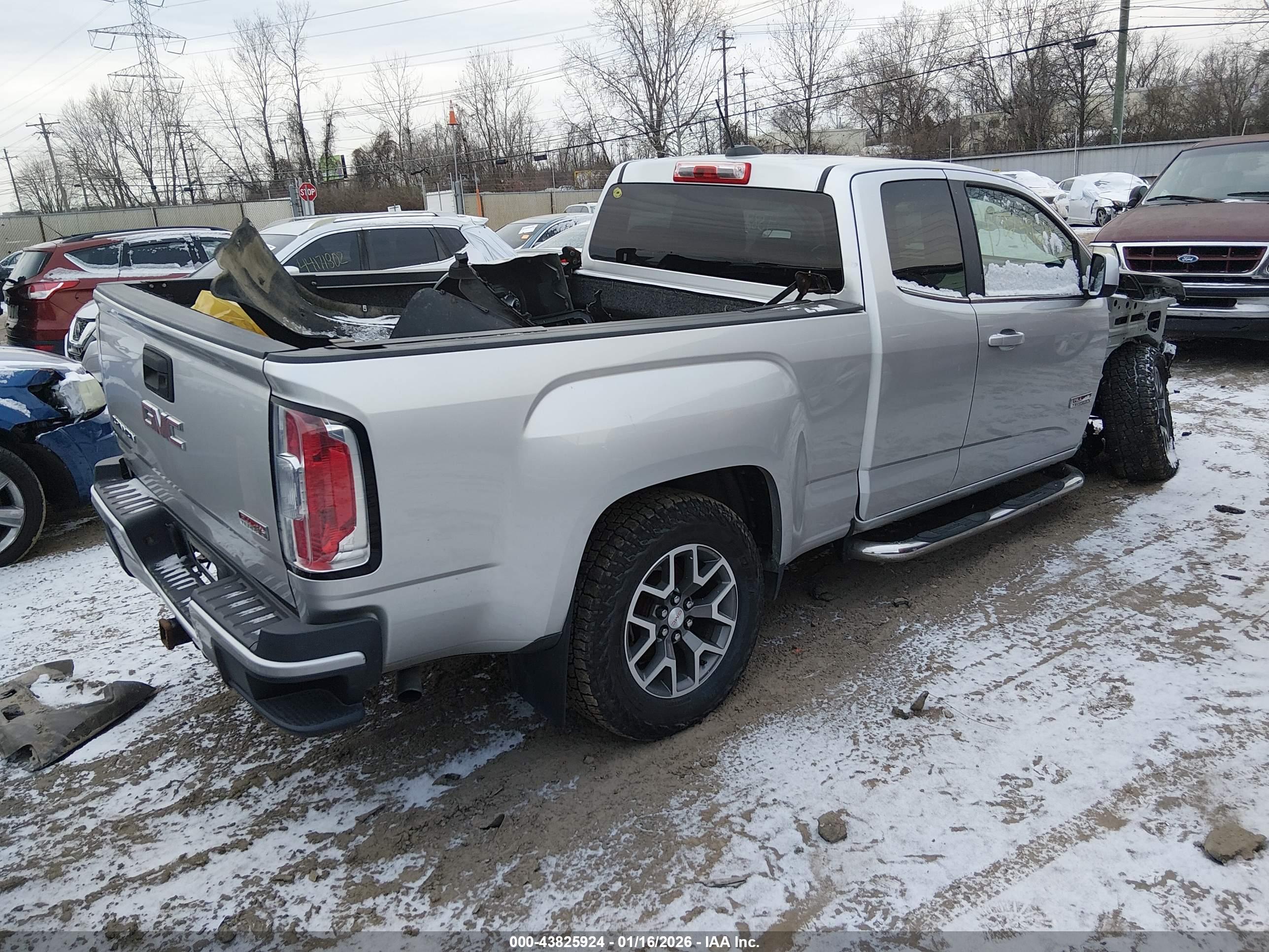 GMC CANYON image 4