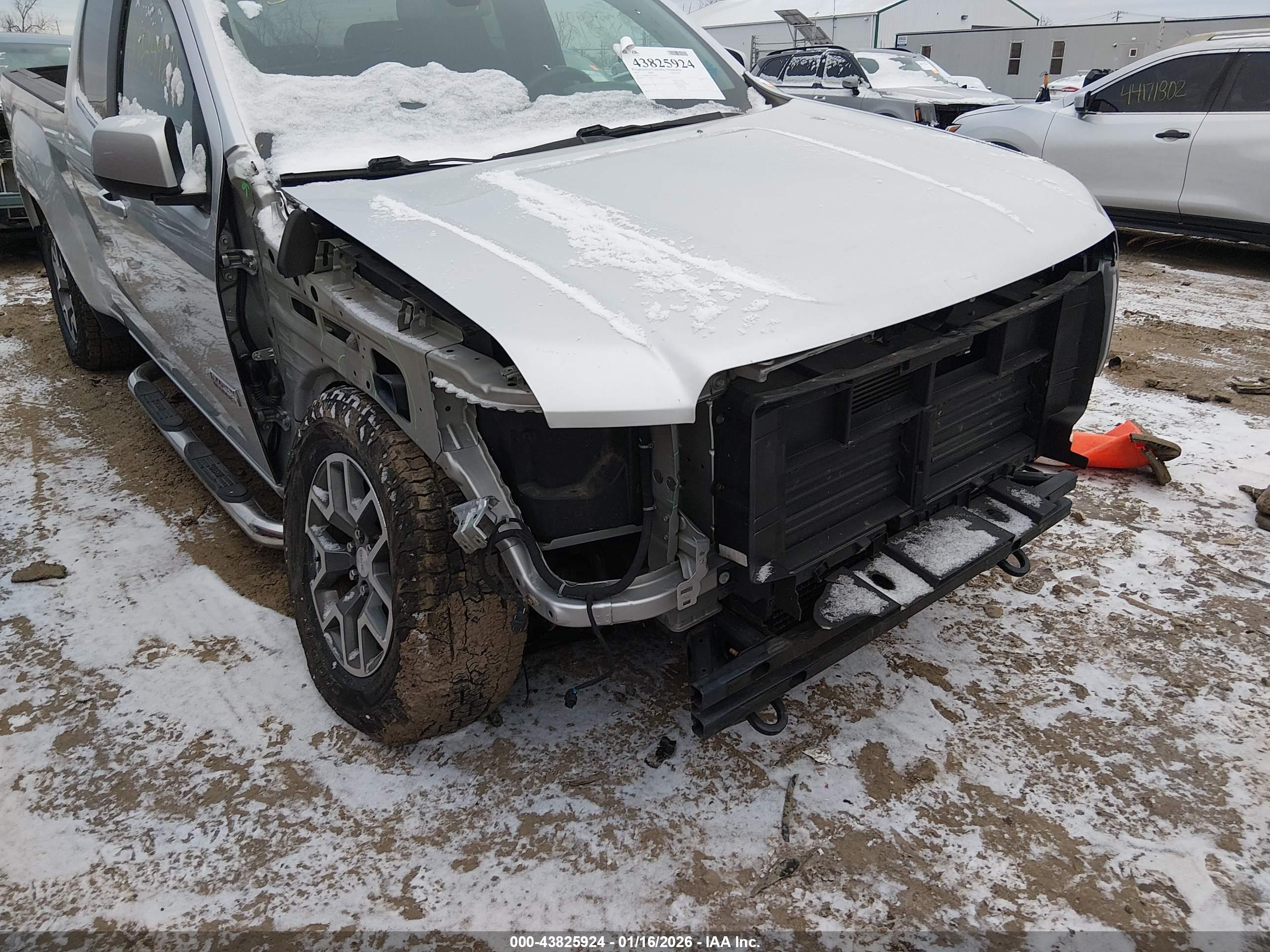 GMC CANYON image 6