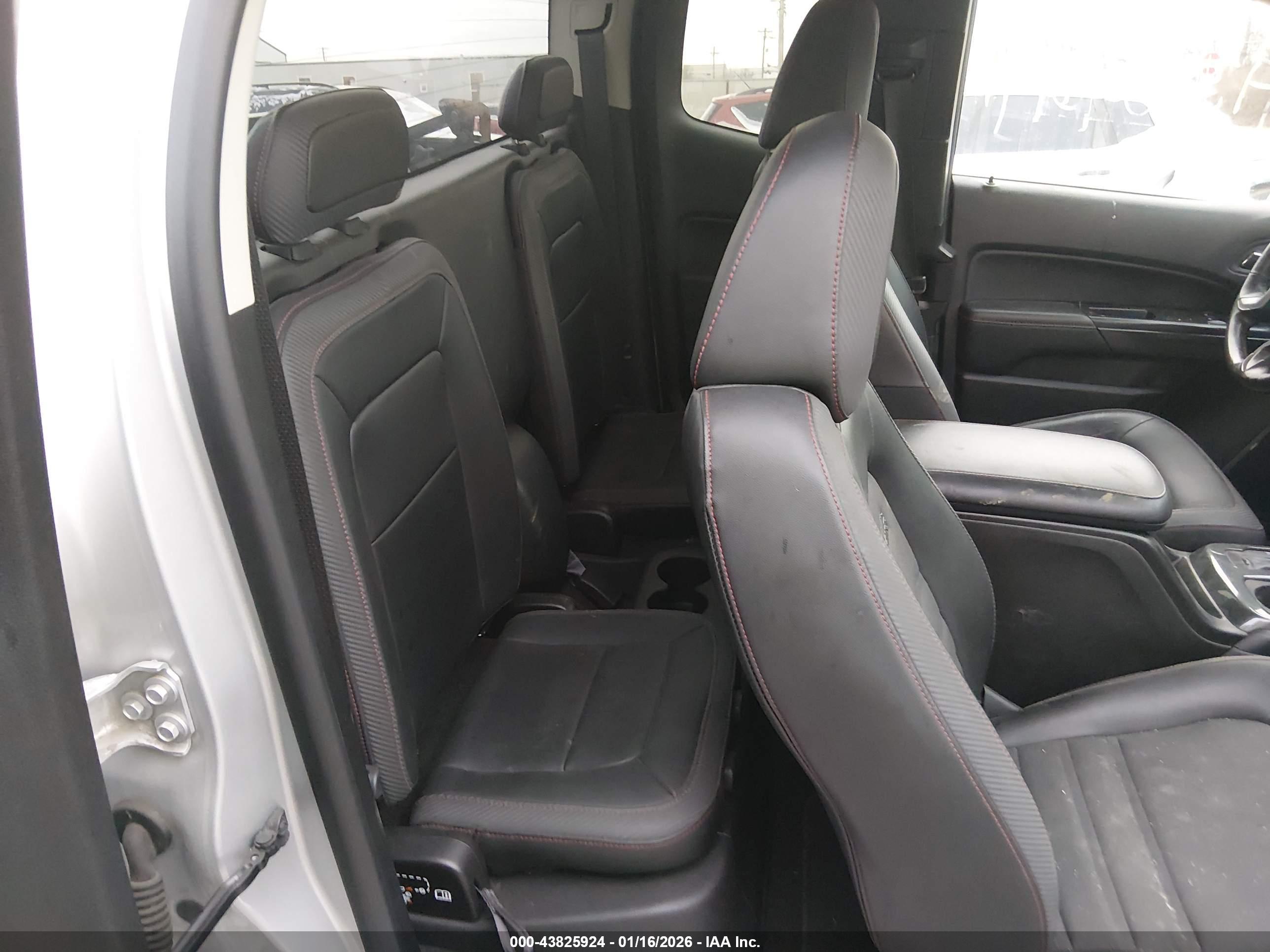 GMC CANYON image 8