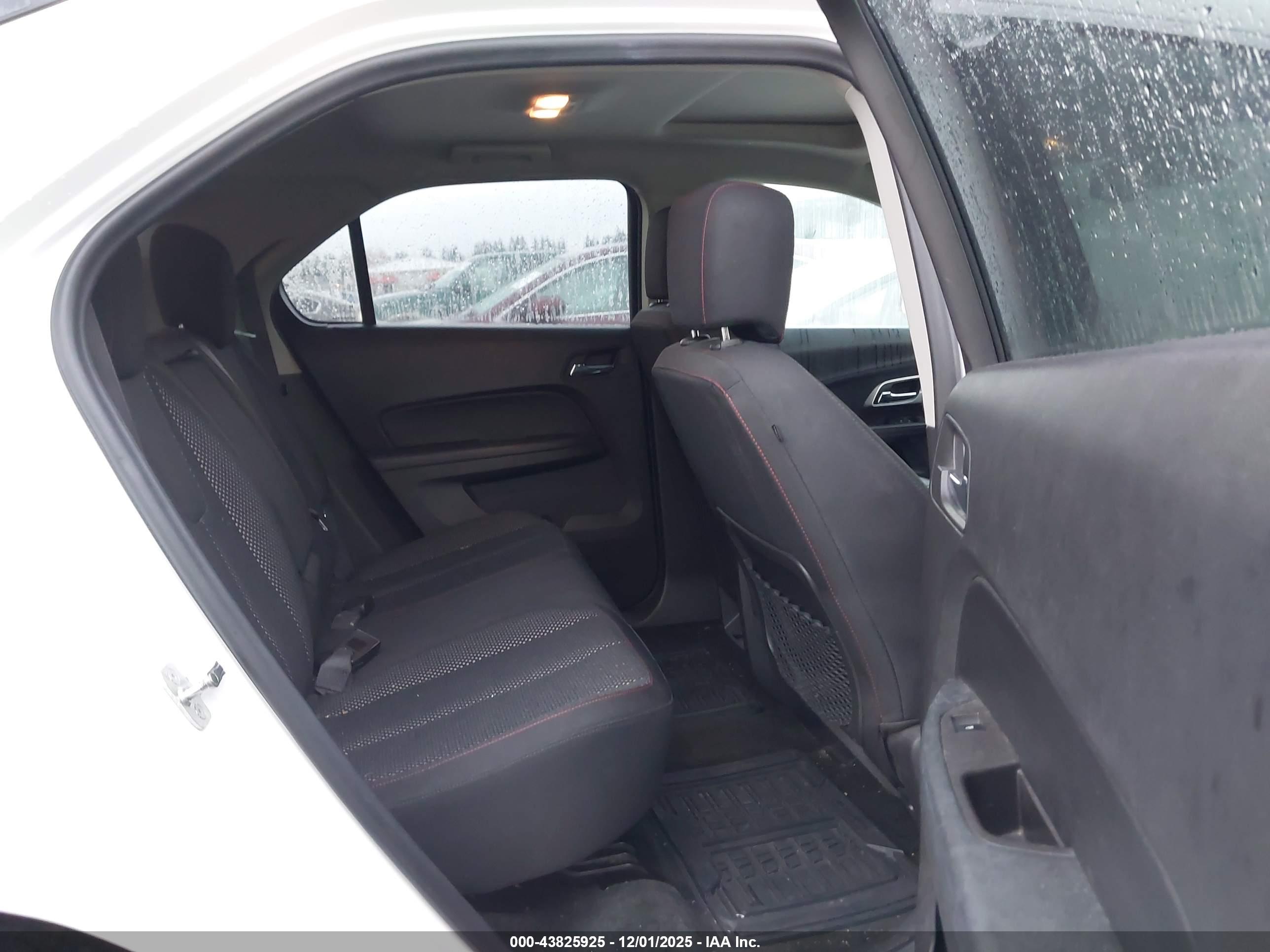 CHEVROLET EQUINOX image 8