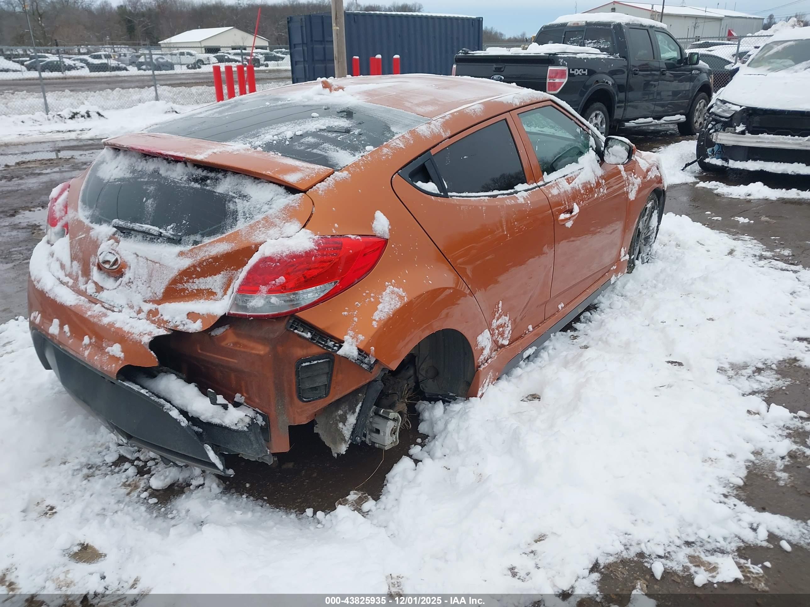 HYUNDAI VELOSTER image 4