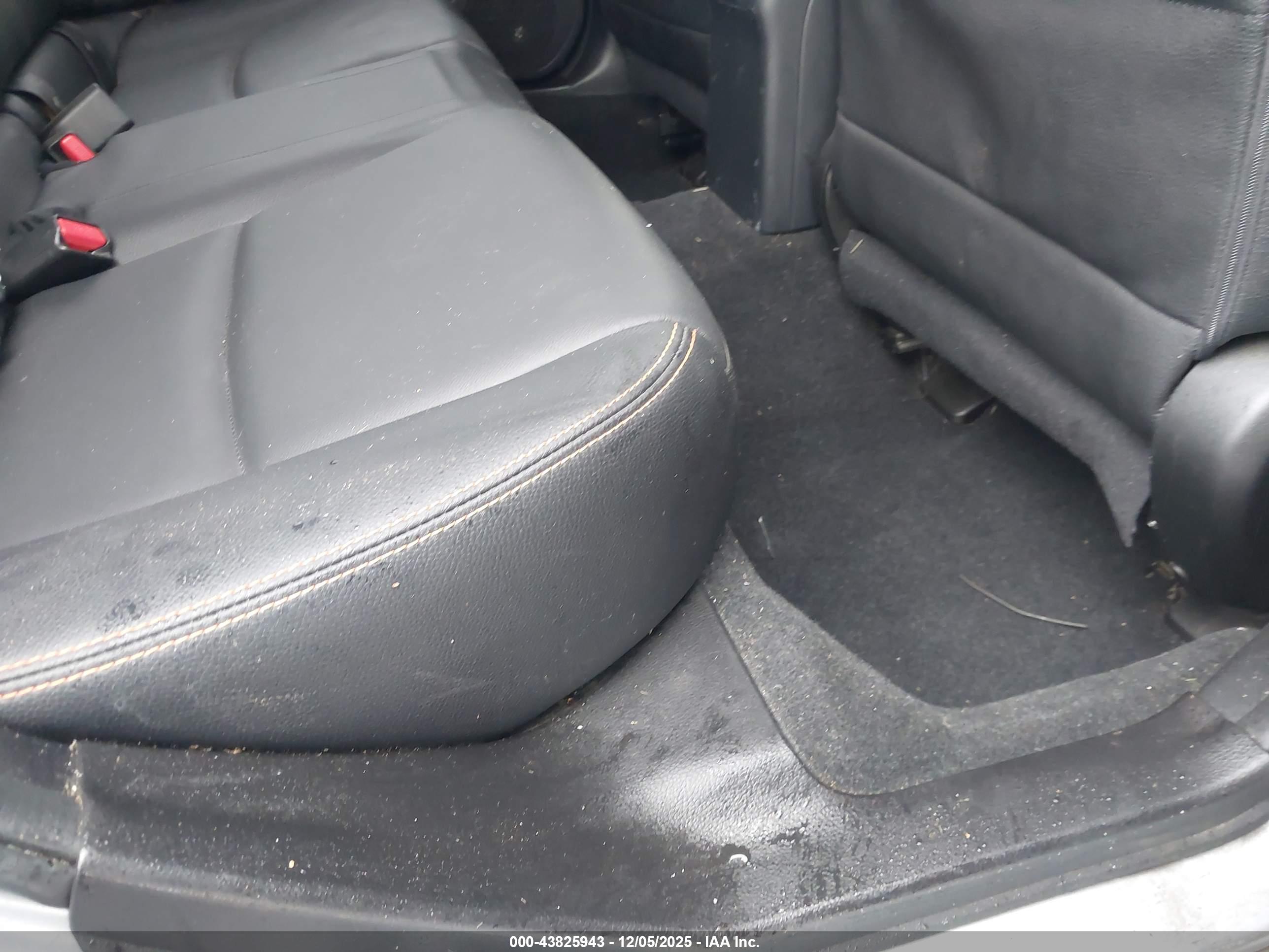 SUBARU CROSSTREK image 8
