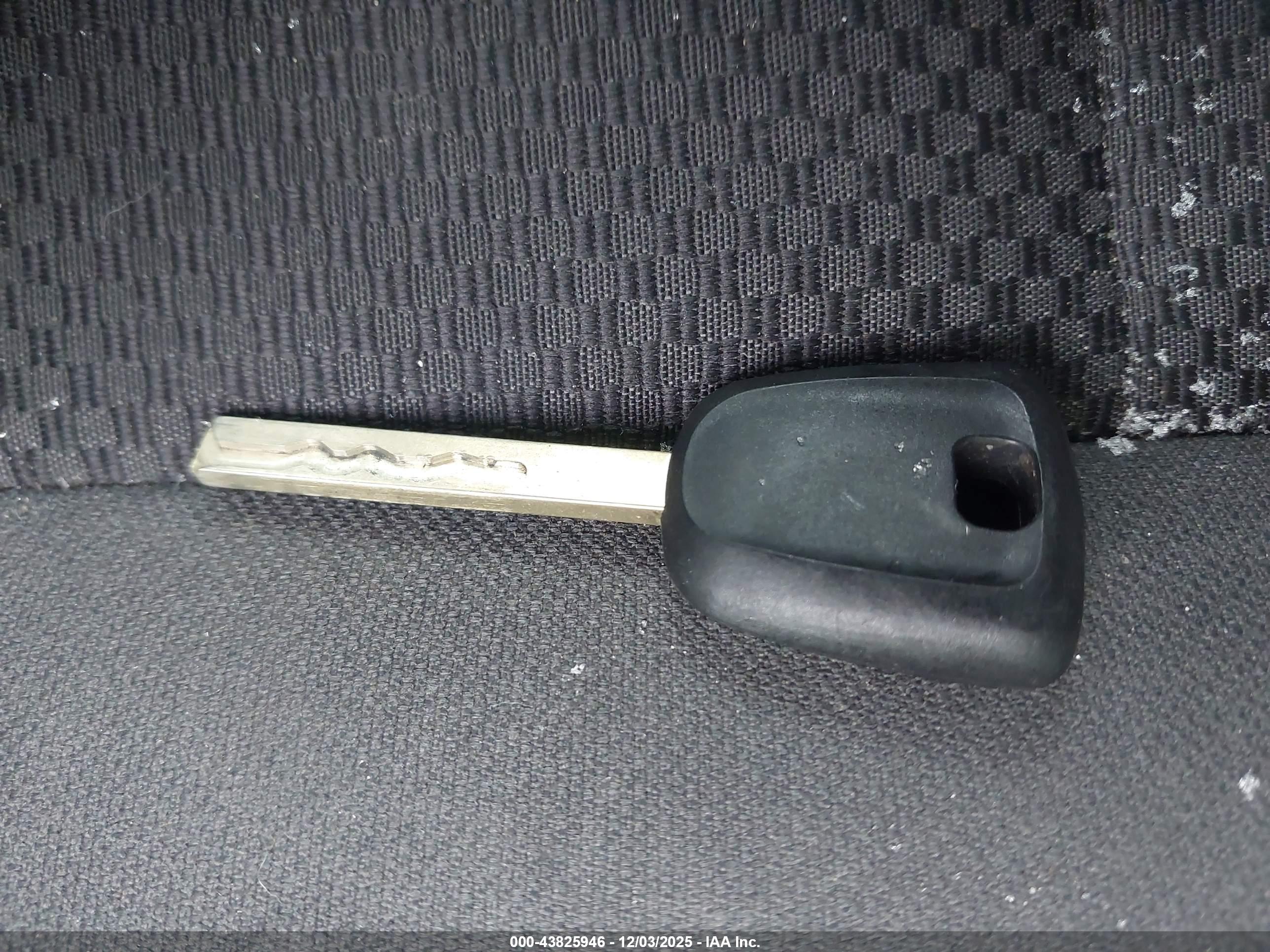 CHEVROLET SILVERADO image 11