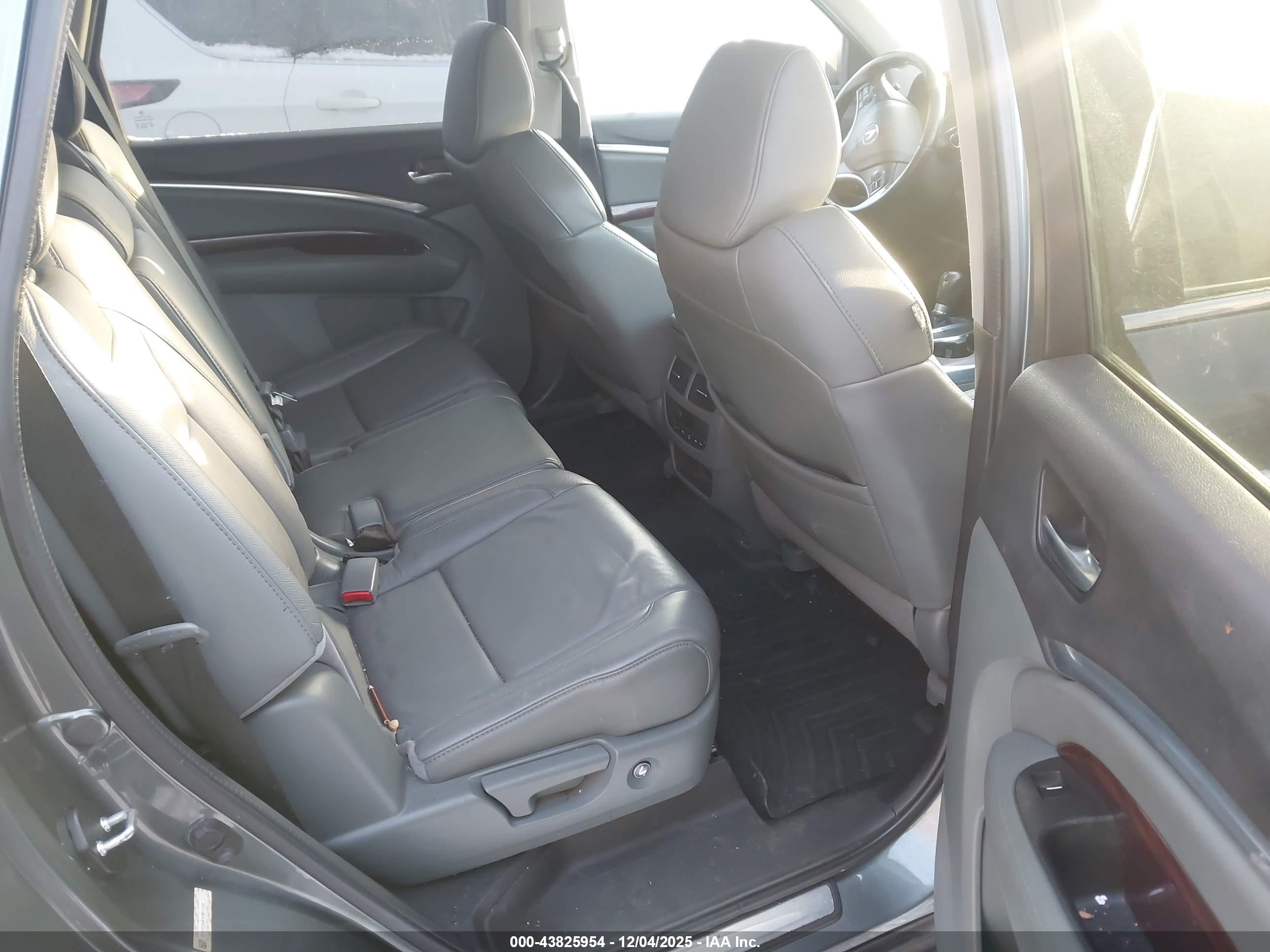 ACURA MDX image 8