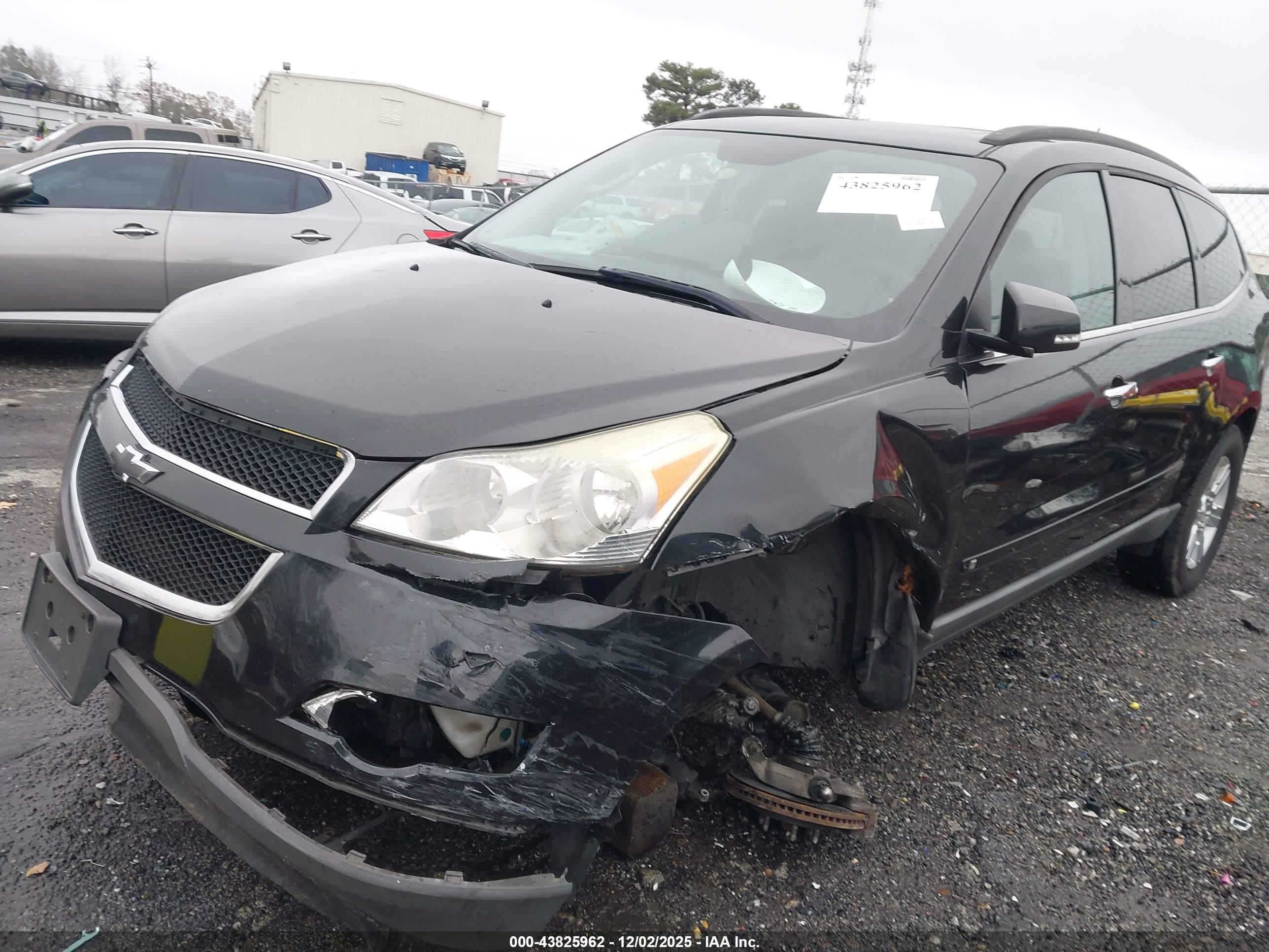 CHEVROLET TRAVERSE image 6
