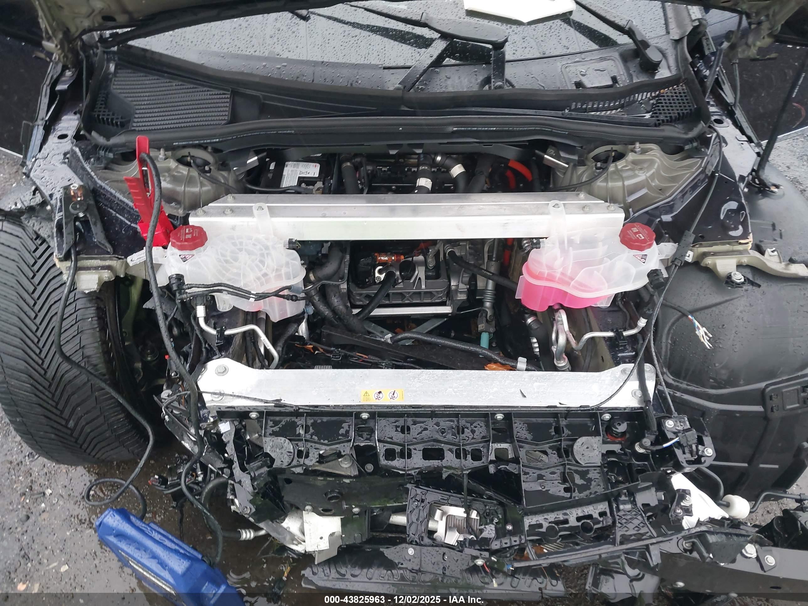 MERCEDES-BENZ EQS image 10