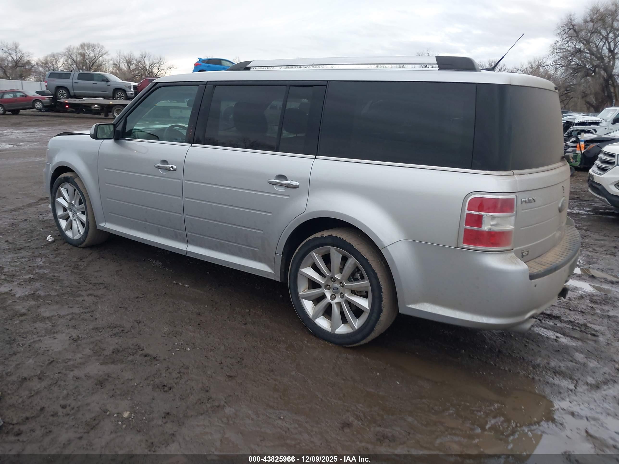 FORD FLEX image 3