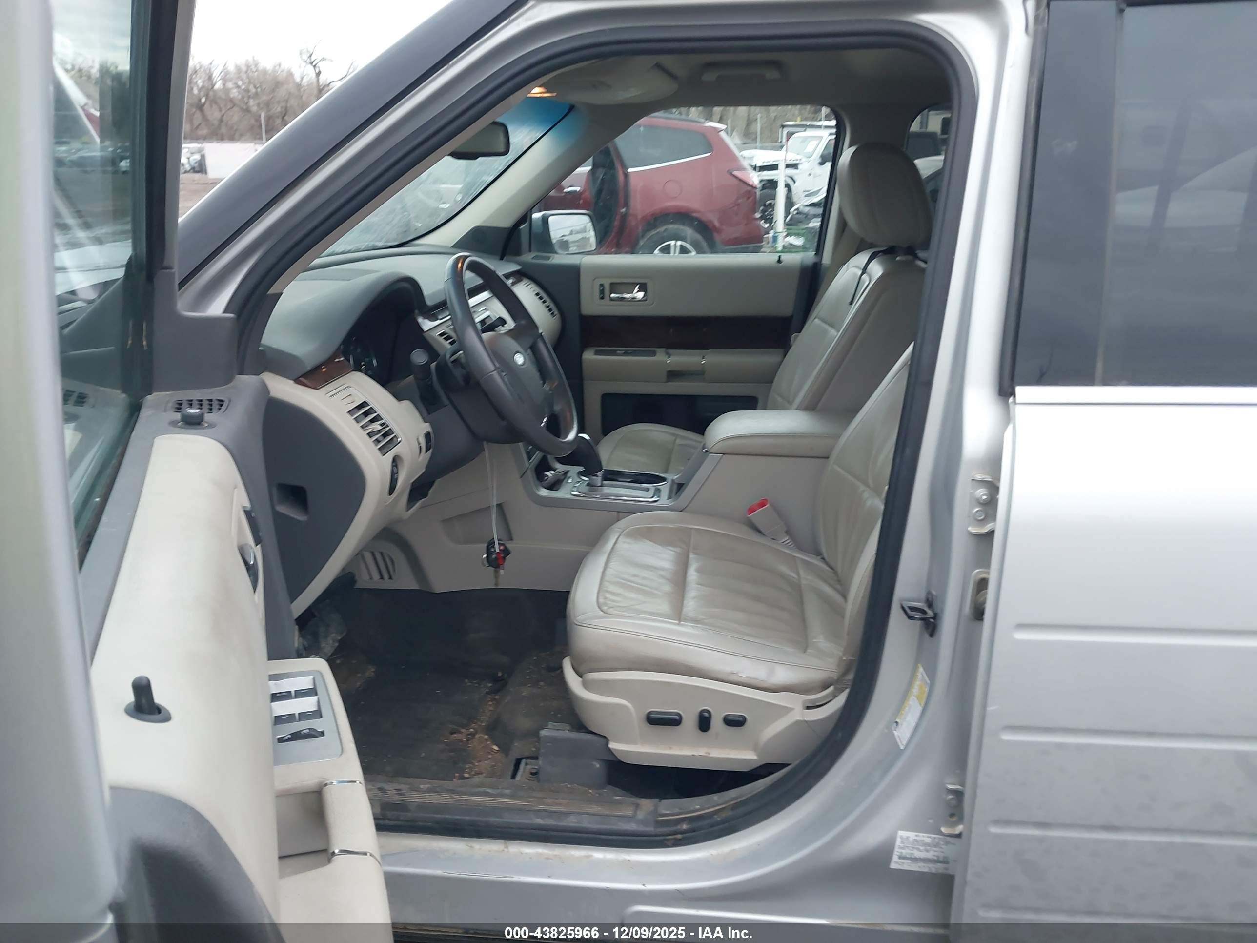 FORD FLEX image 5
