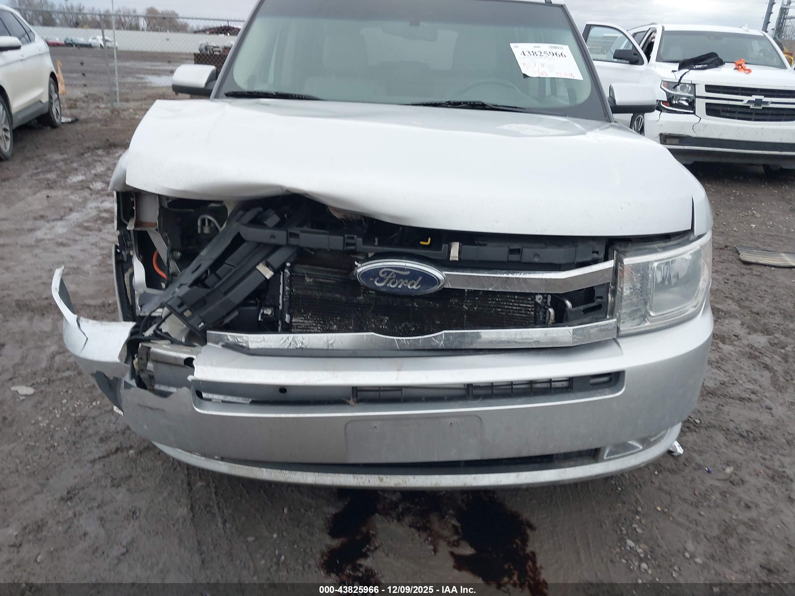 FORD FLEX image 6