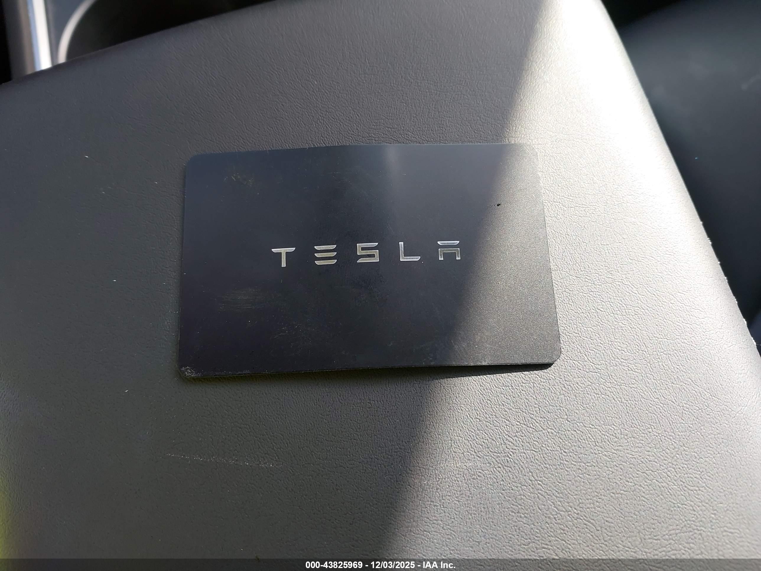 TESLA MODEL image 11