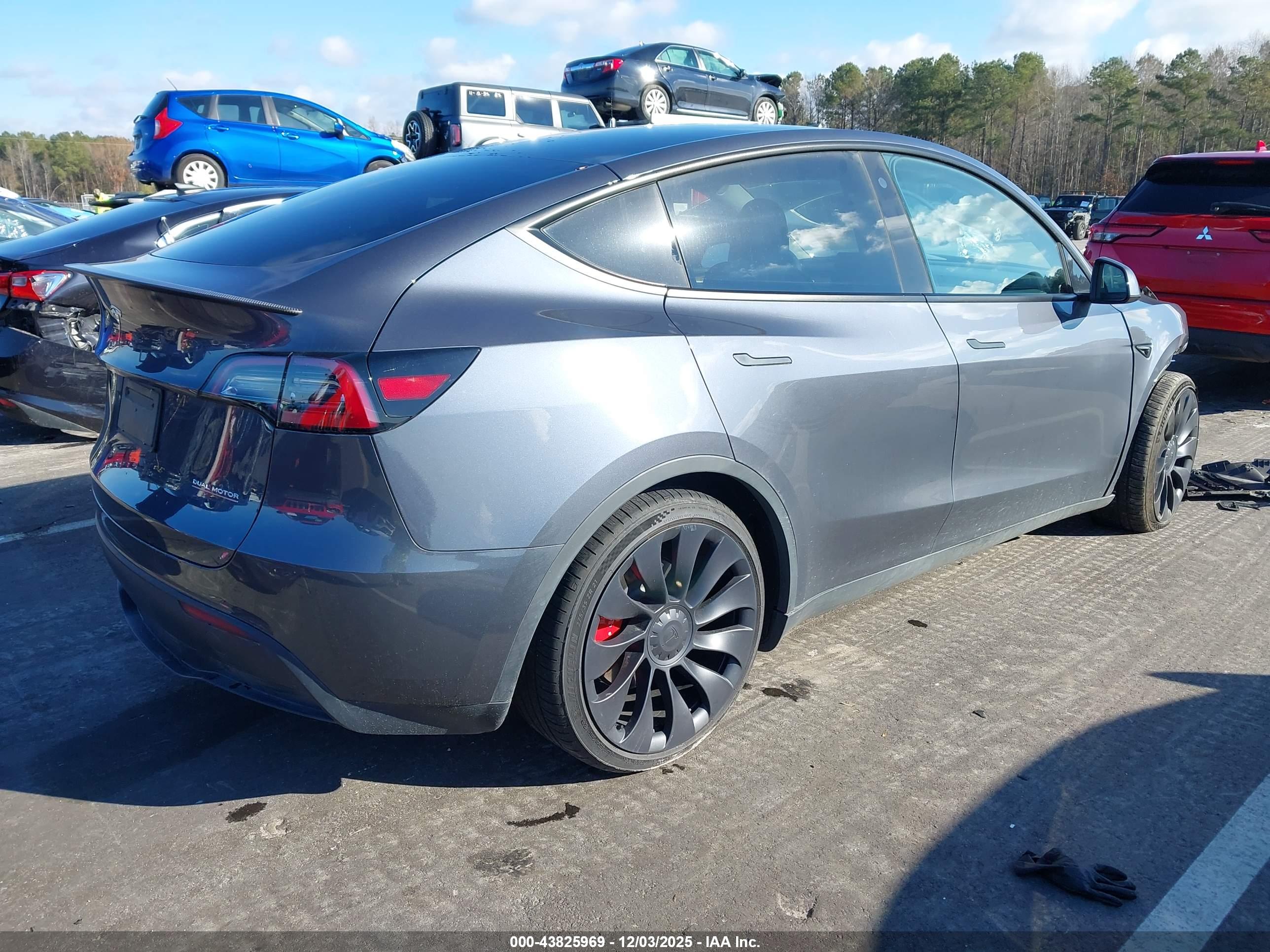 TESLA MODEL image 4