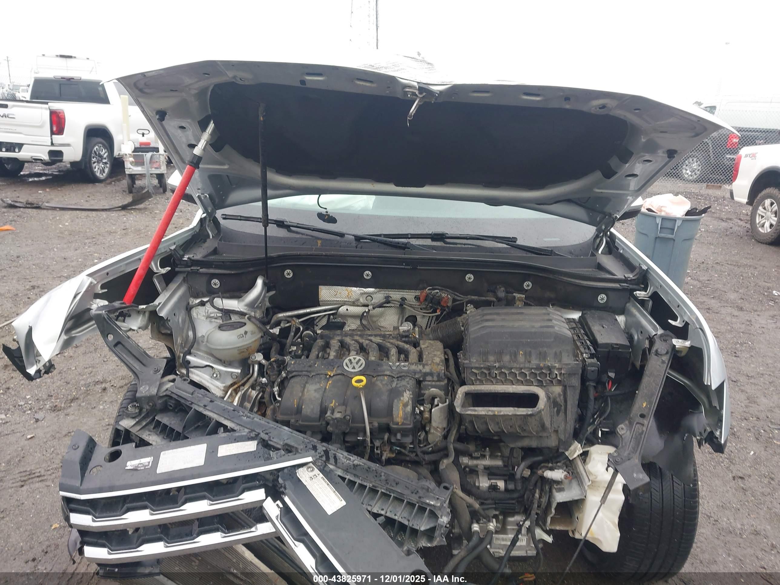 VOLKSWAGEN ATLAS image 10