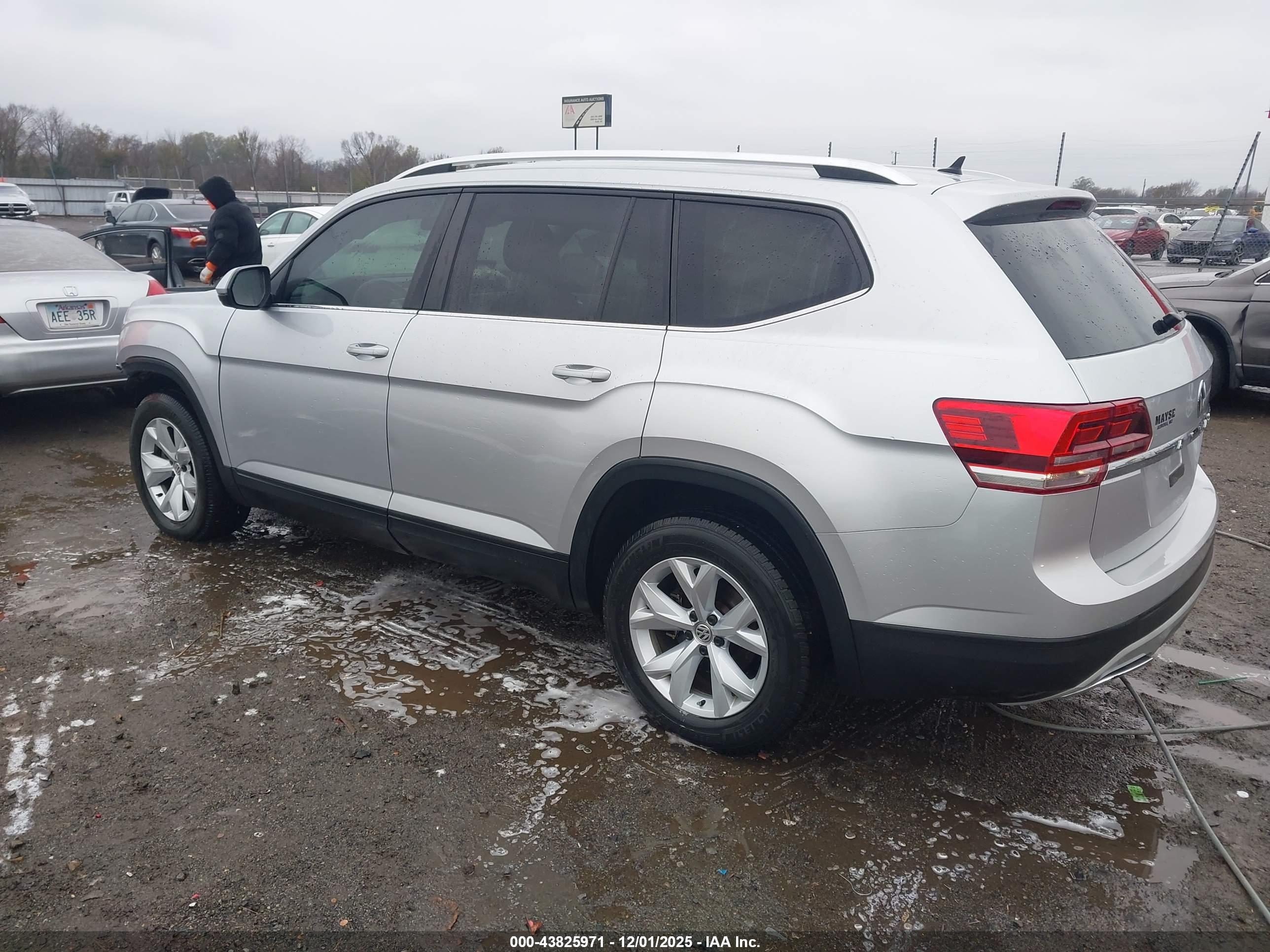 VOLKSWAGEN ATLAS image 3