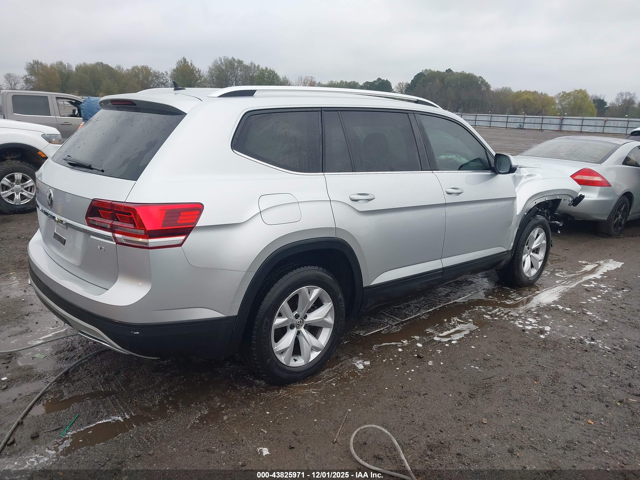 VOLKSWAGEN ATLAS image 4