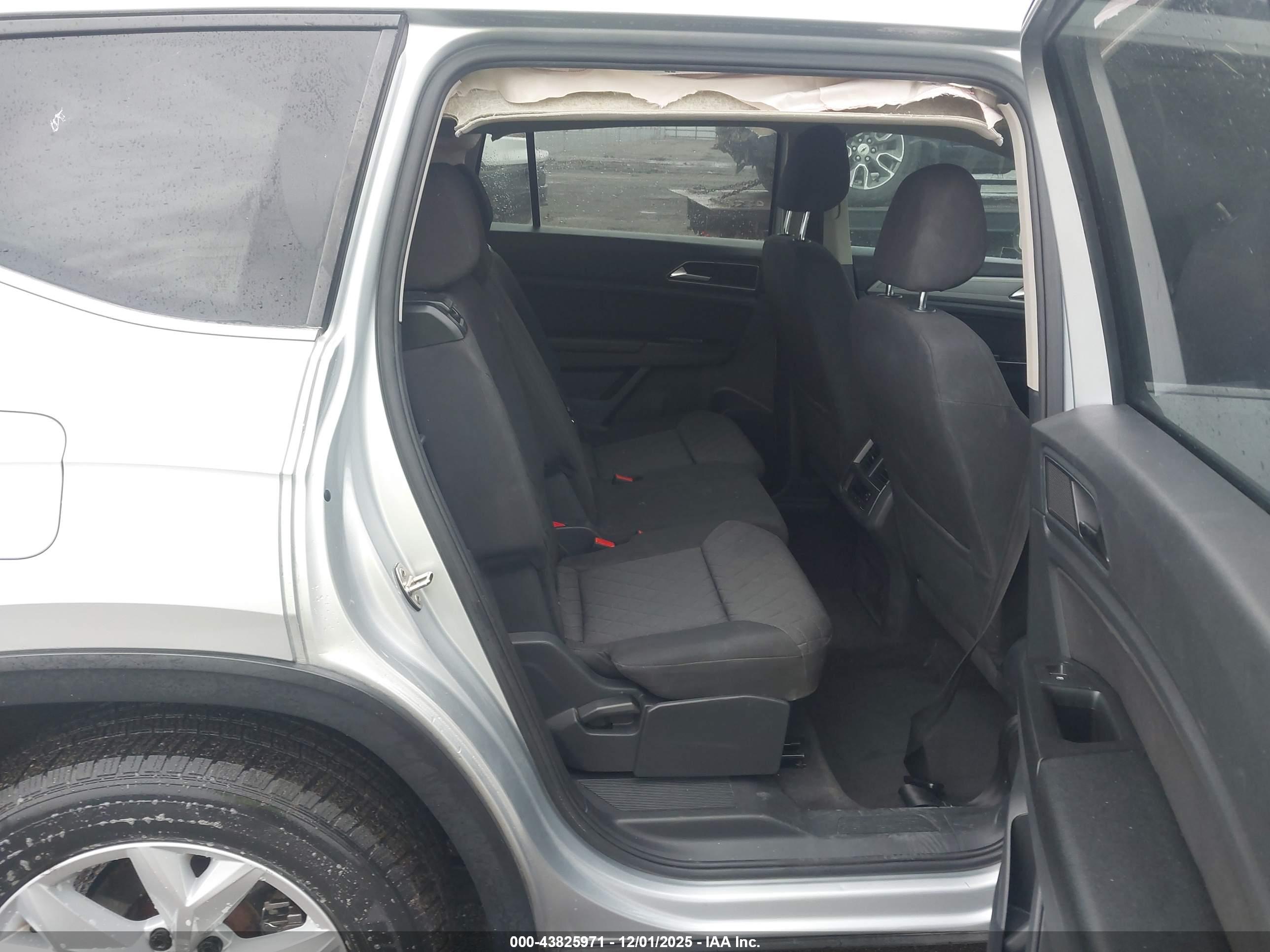 VOLKSWAGEN ATLAS image 8