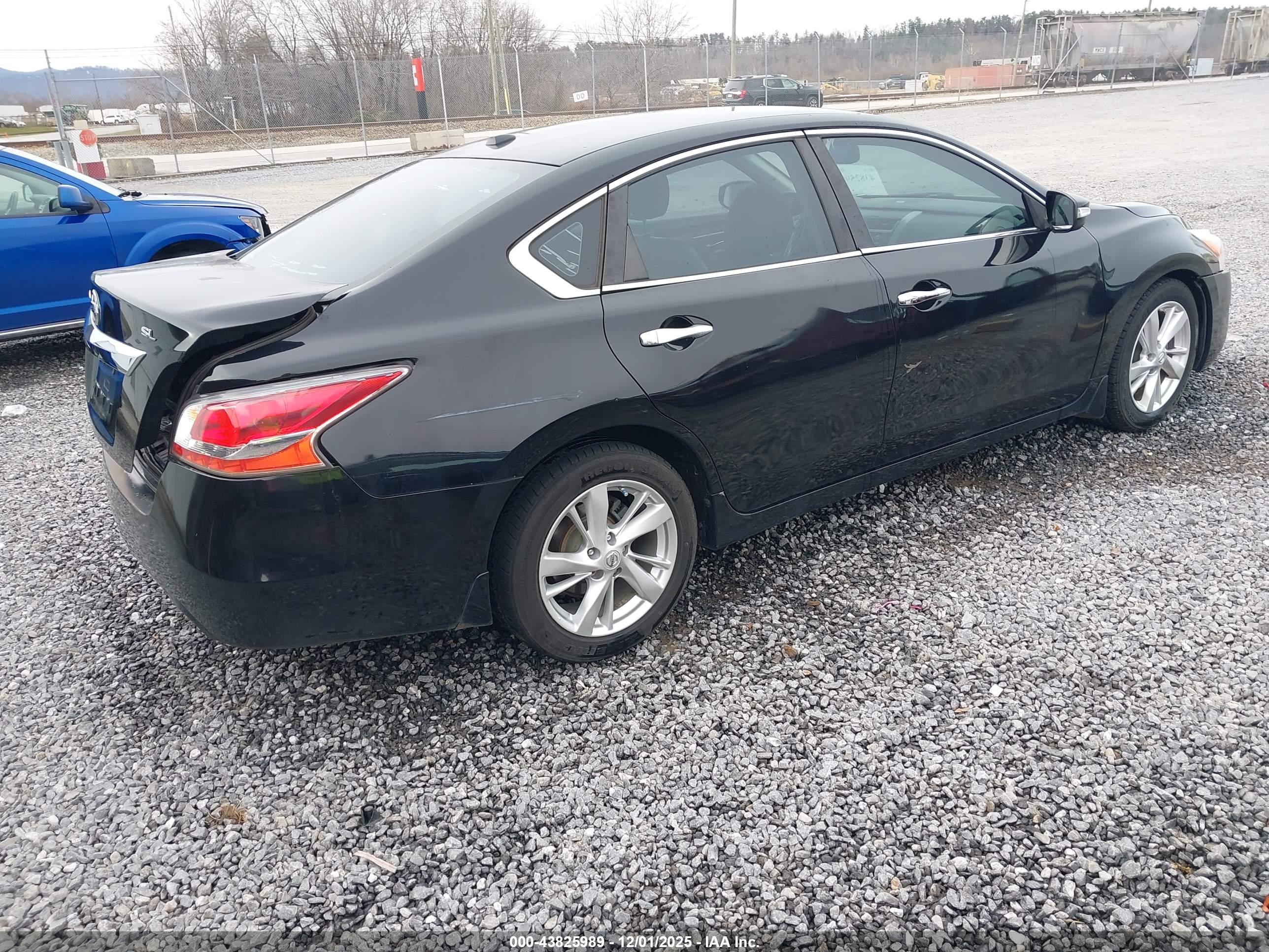 NISSAN ALTIMA image 4