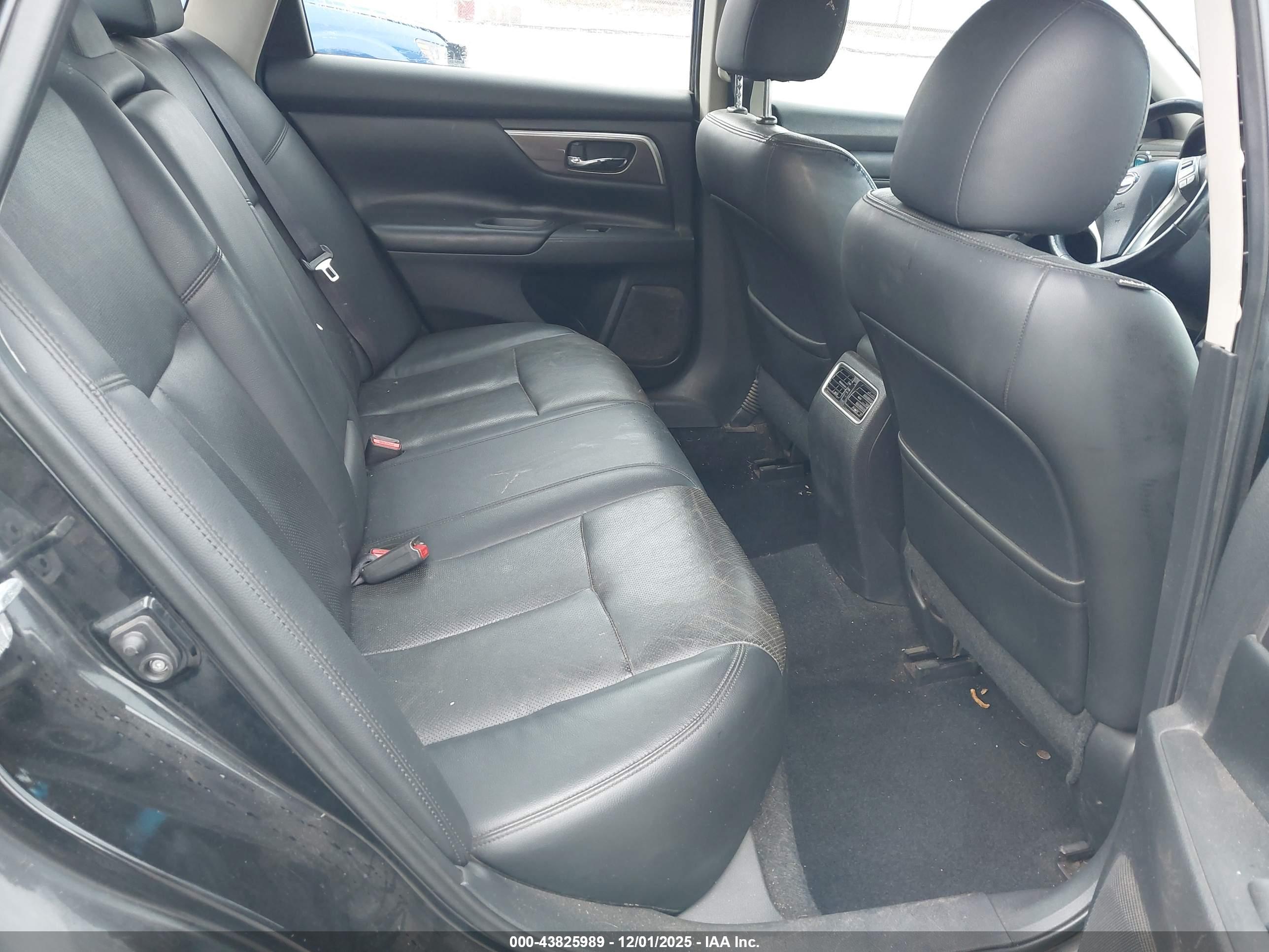 NISSAN ALTIMA image 8