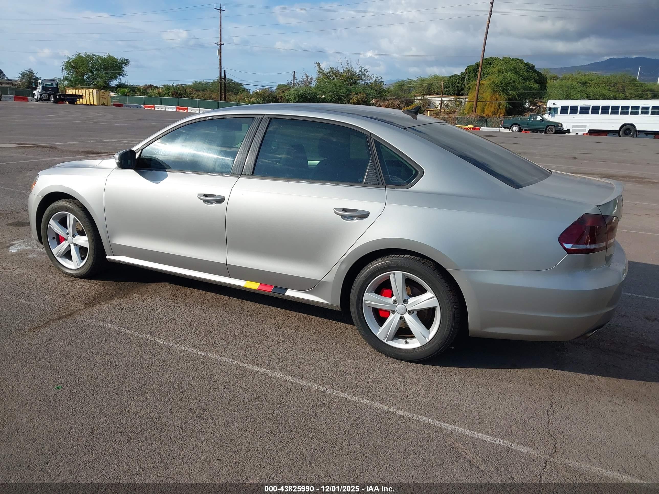 VOLKSWAGEN PASSAT image 3