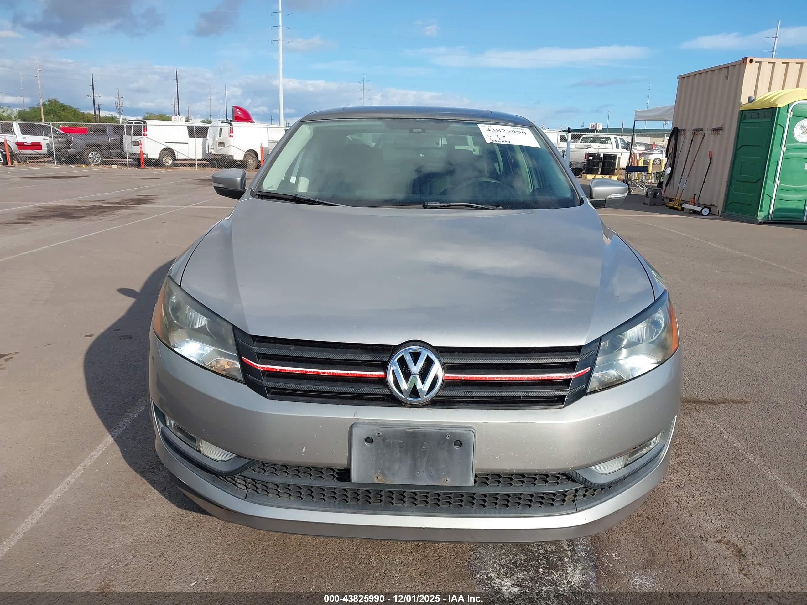 VOLKSWAGEN PASSAT image 6