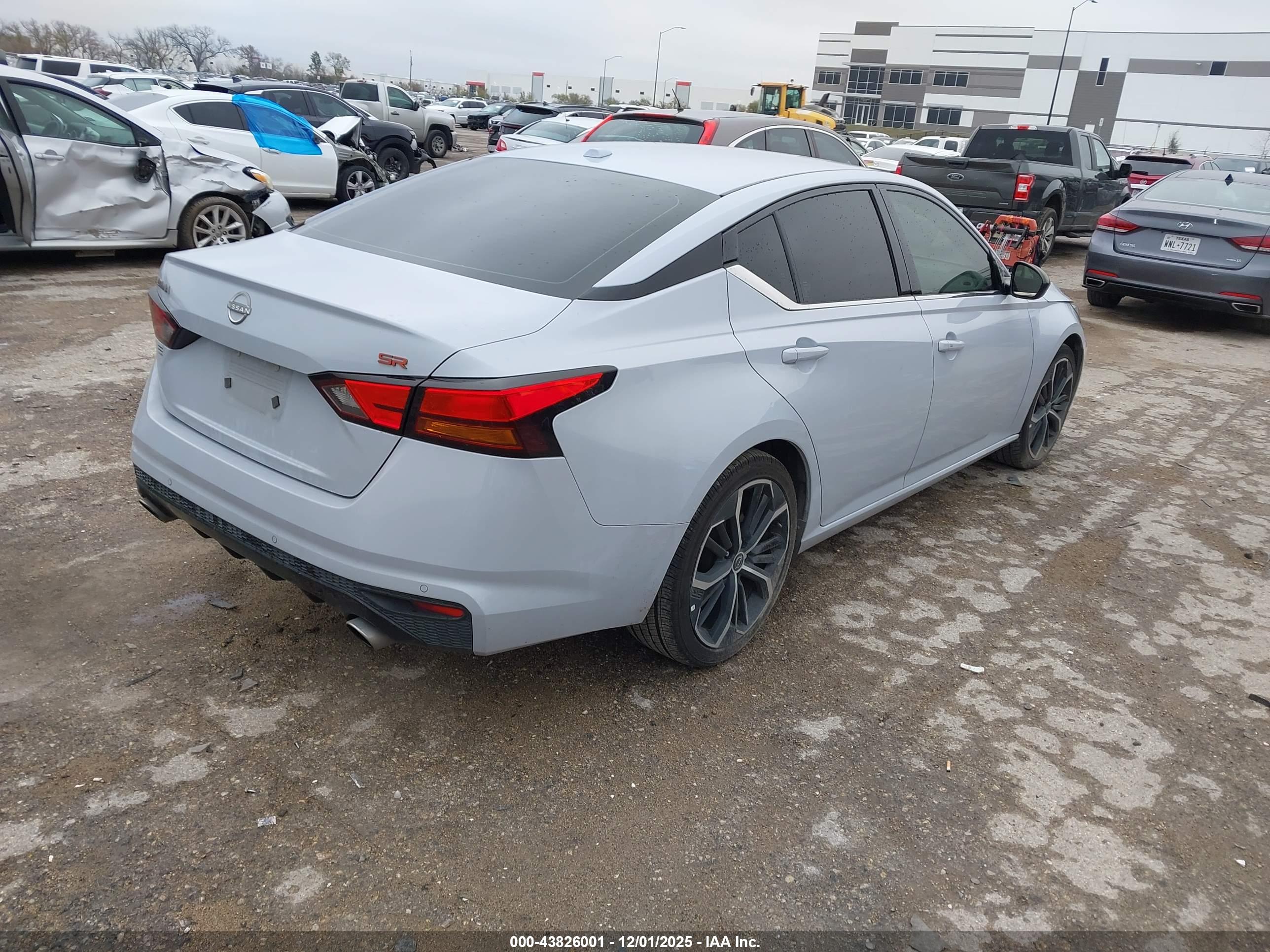 NISSAN ALTIMA image 4