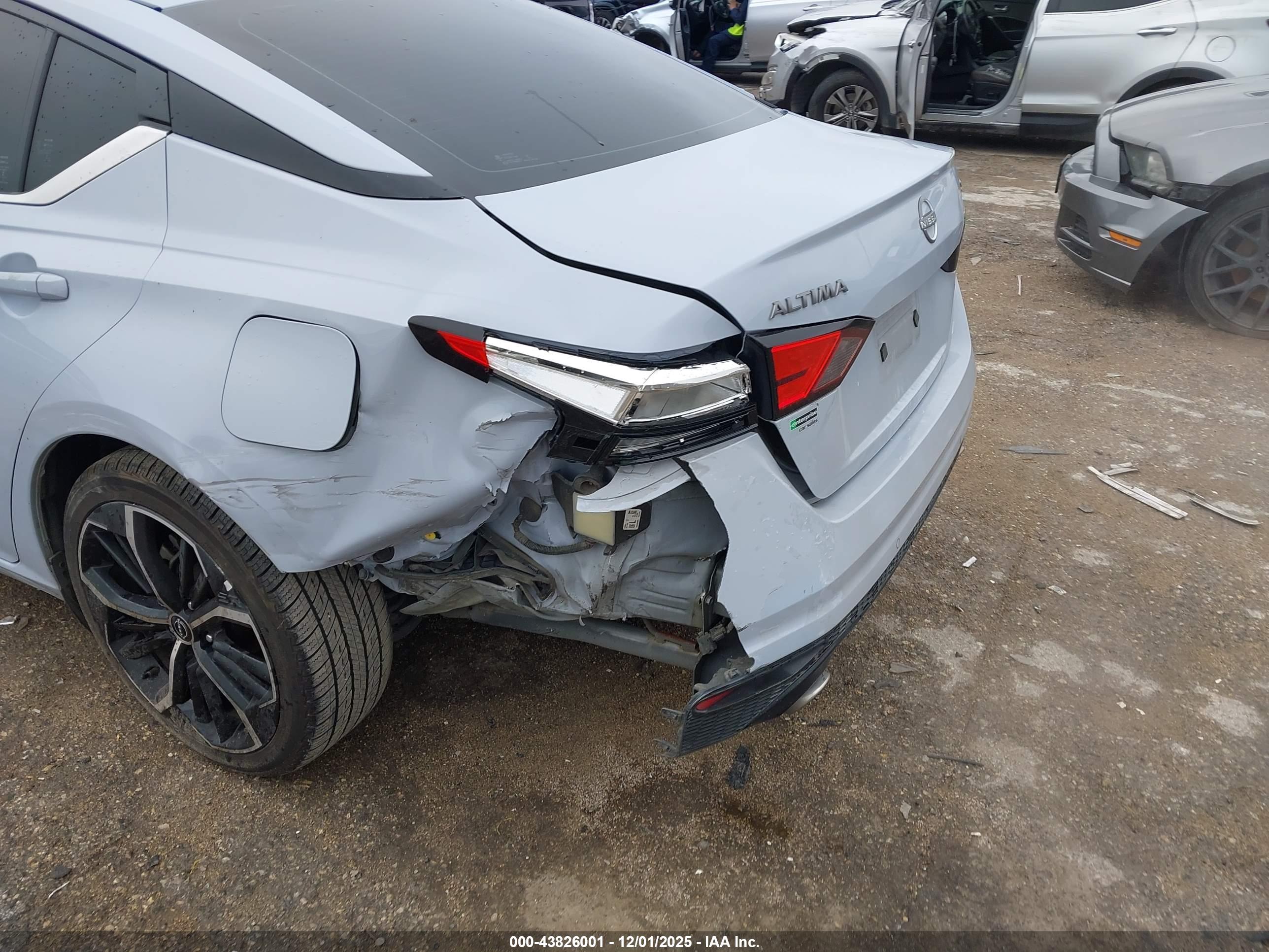 NISSAN ALTIMA image 6