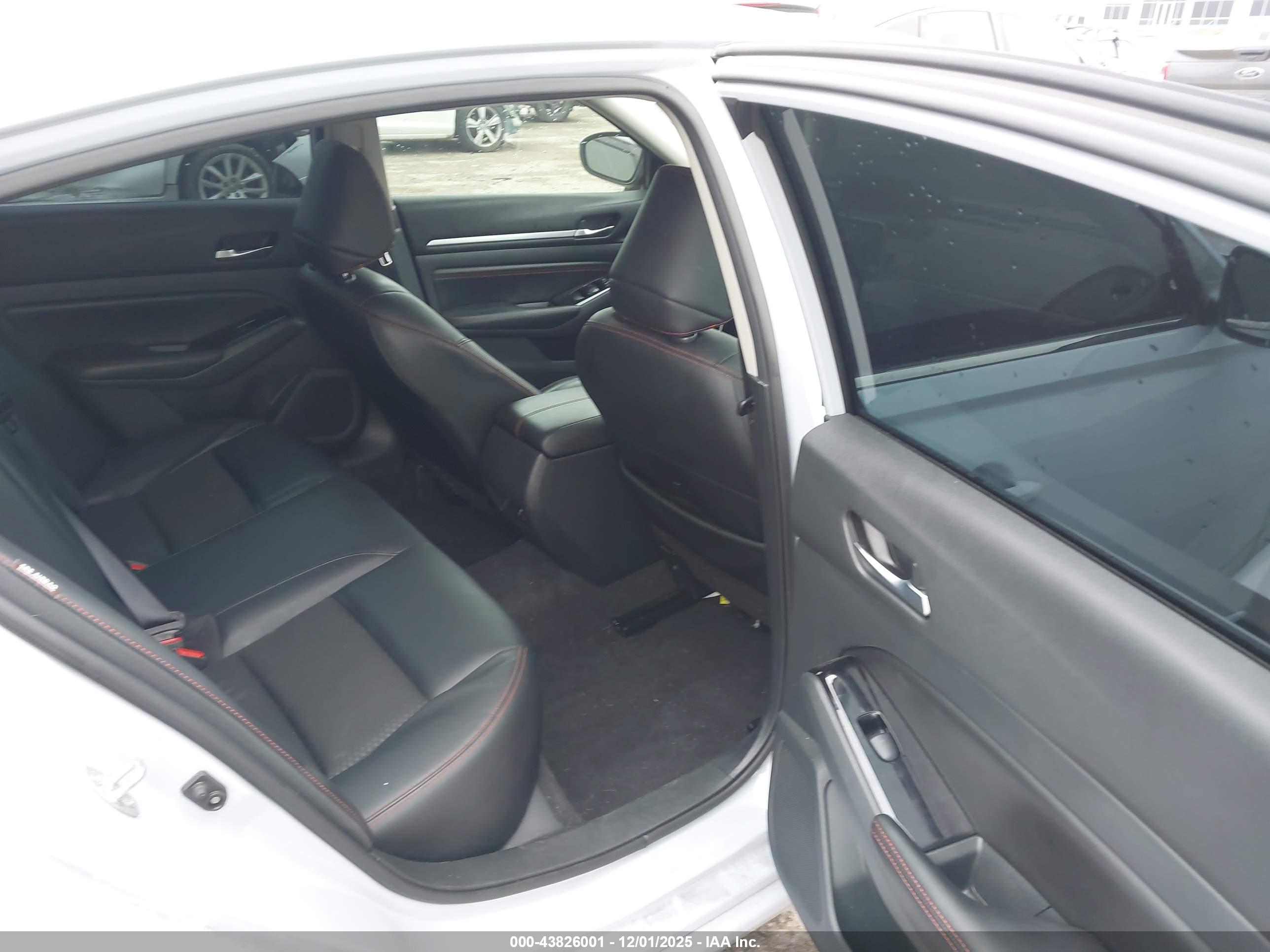 NISSAN ALTIMA image 8