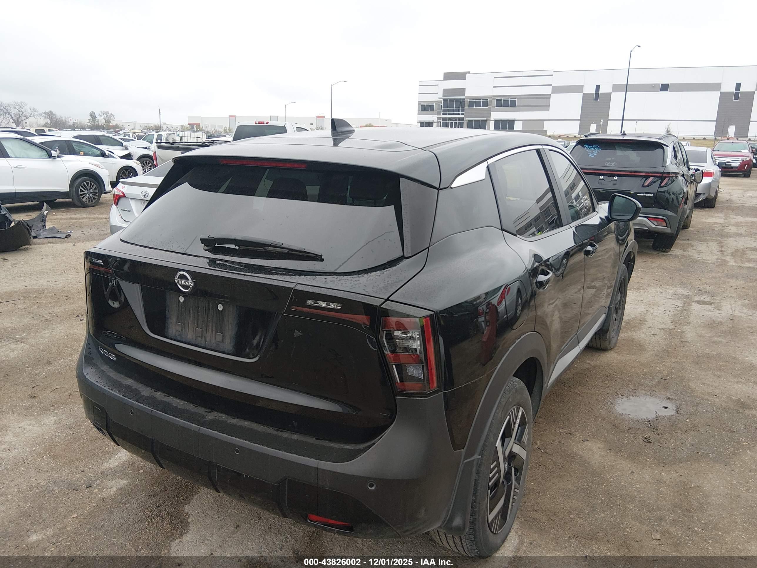 NISSAN KICKS image 4