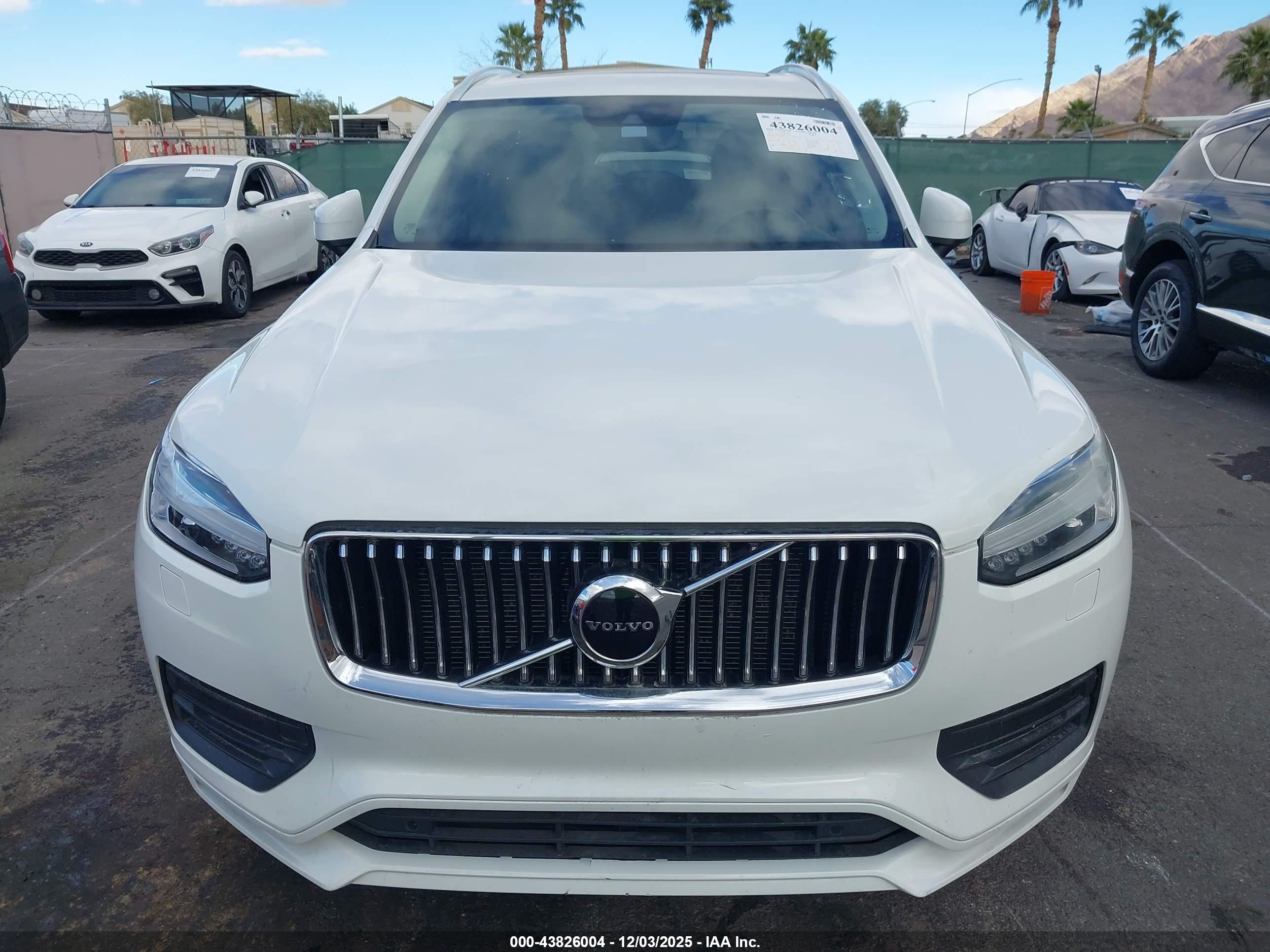 VOLVO XC90 image 6