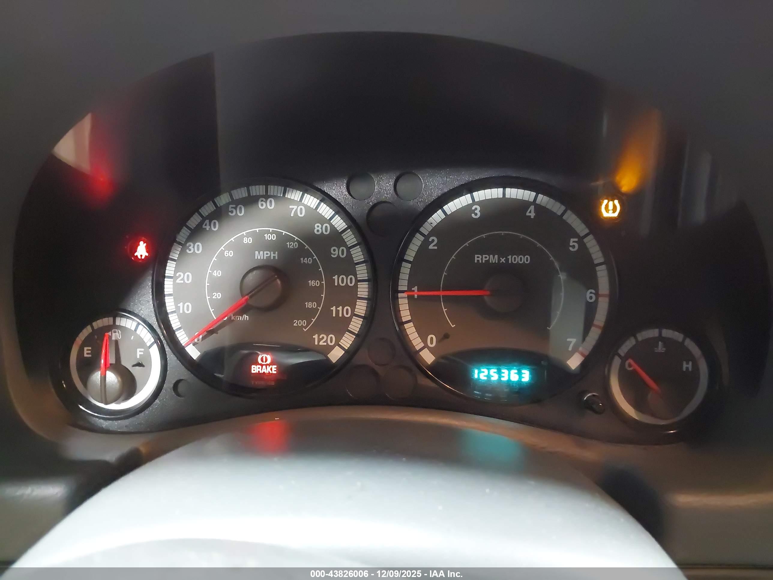 JEEP LIBERTY image 7