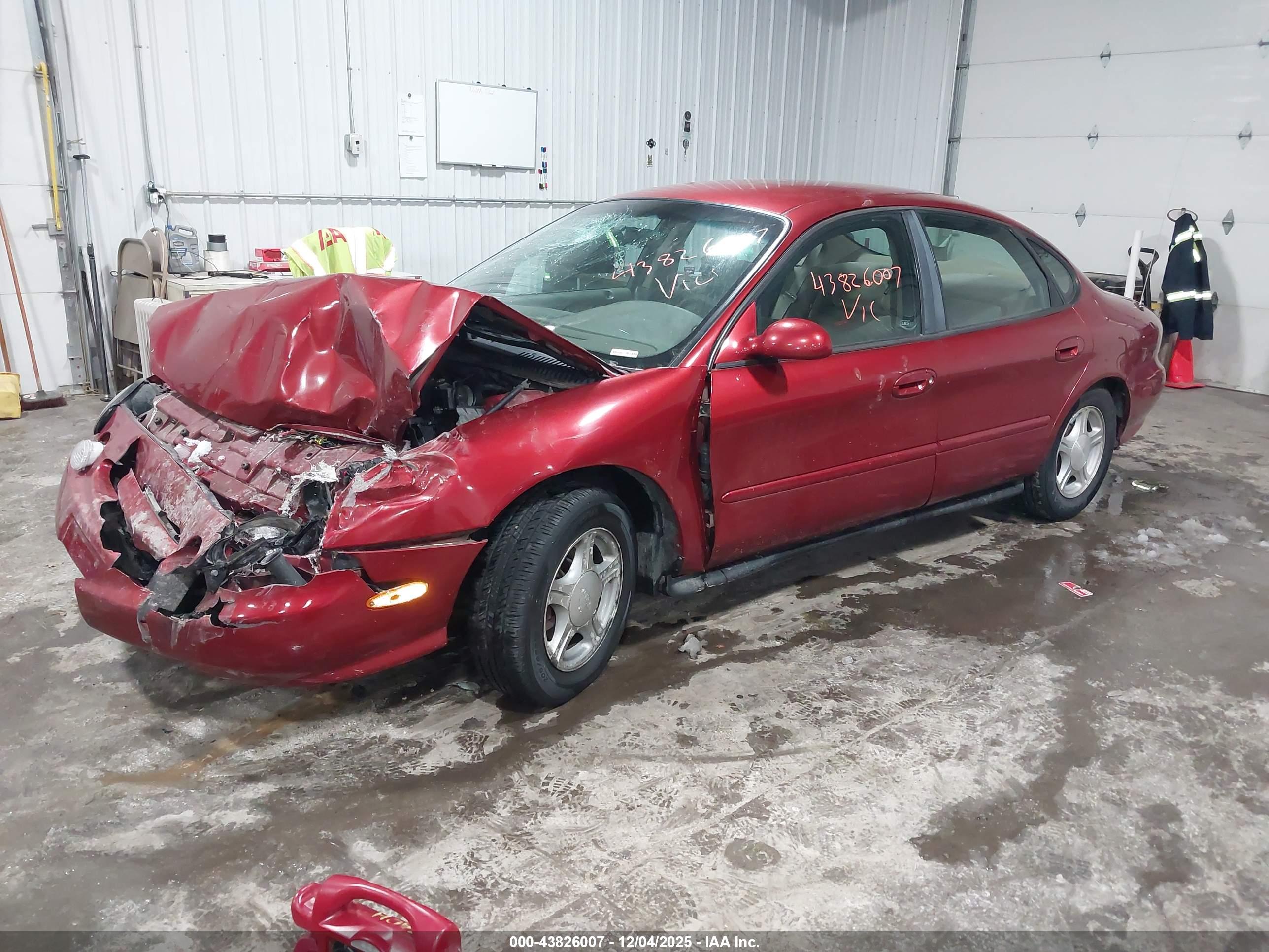 FORD TAURUS image 2