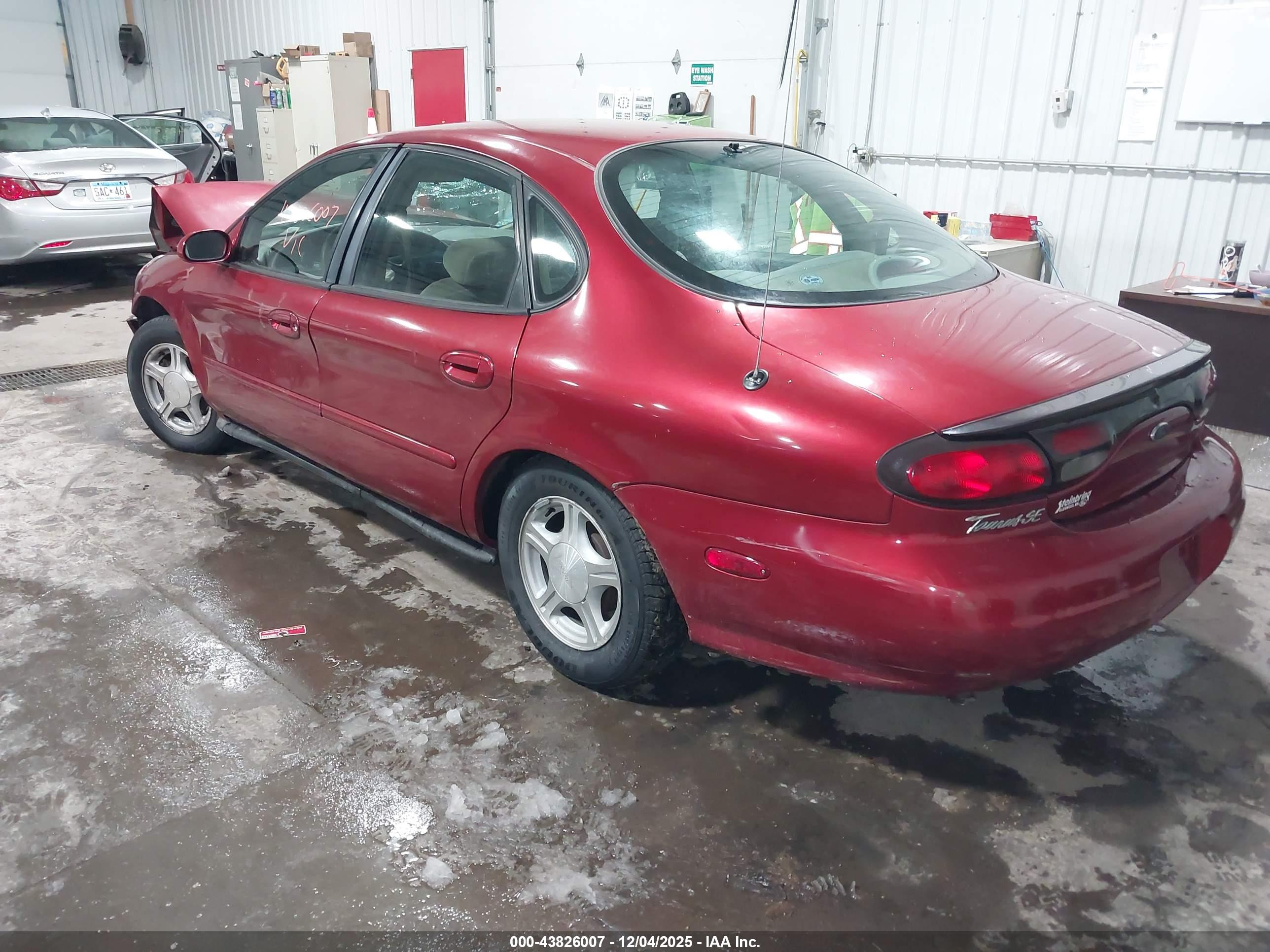 FORD TAURUS image 3