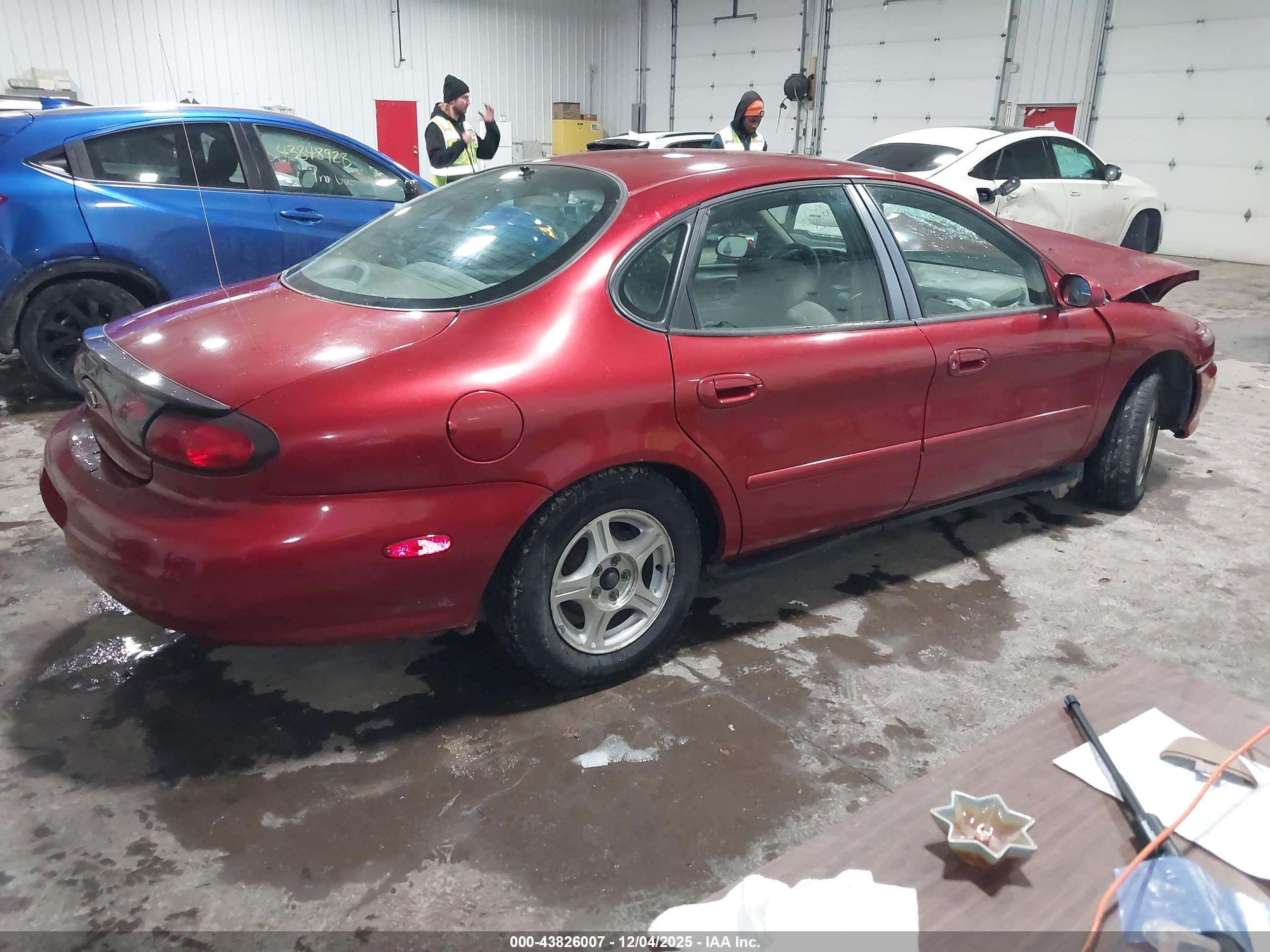 FORD TAURUS image 4