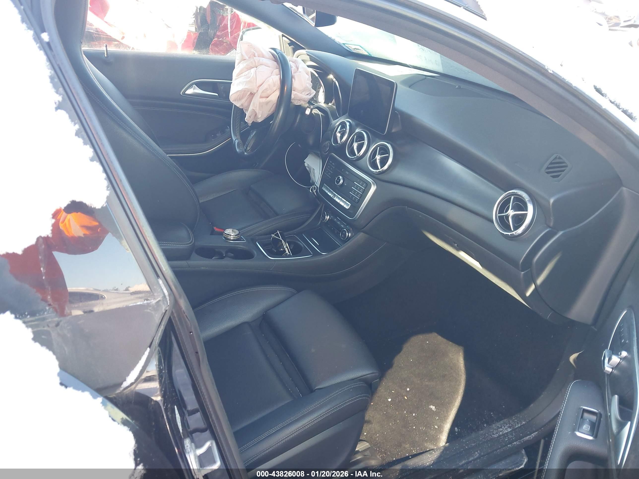 MERCEDES-BENZ CLA image 5