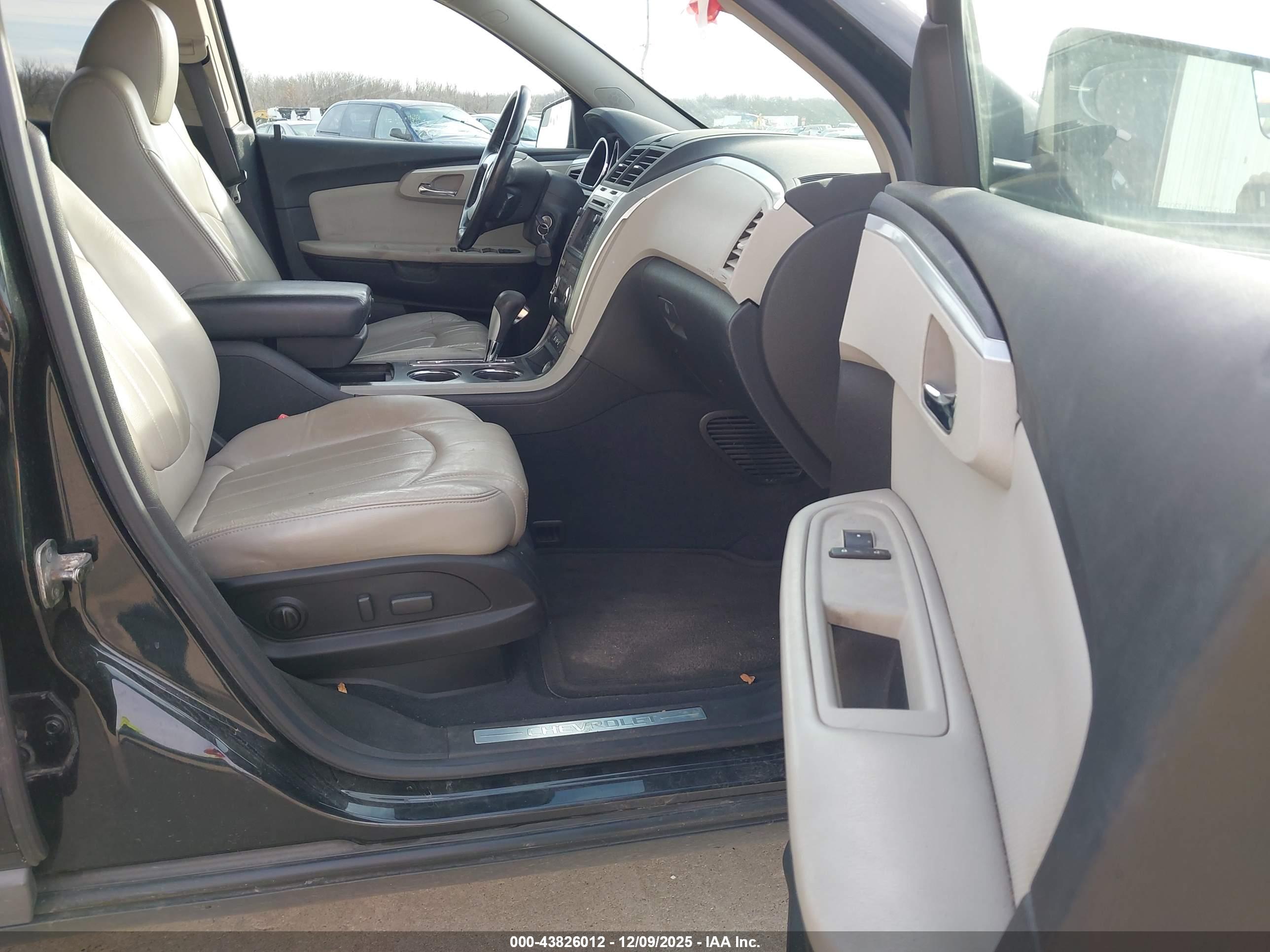 CHEVROLET TRAVERSE image 5
