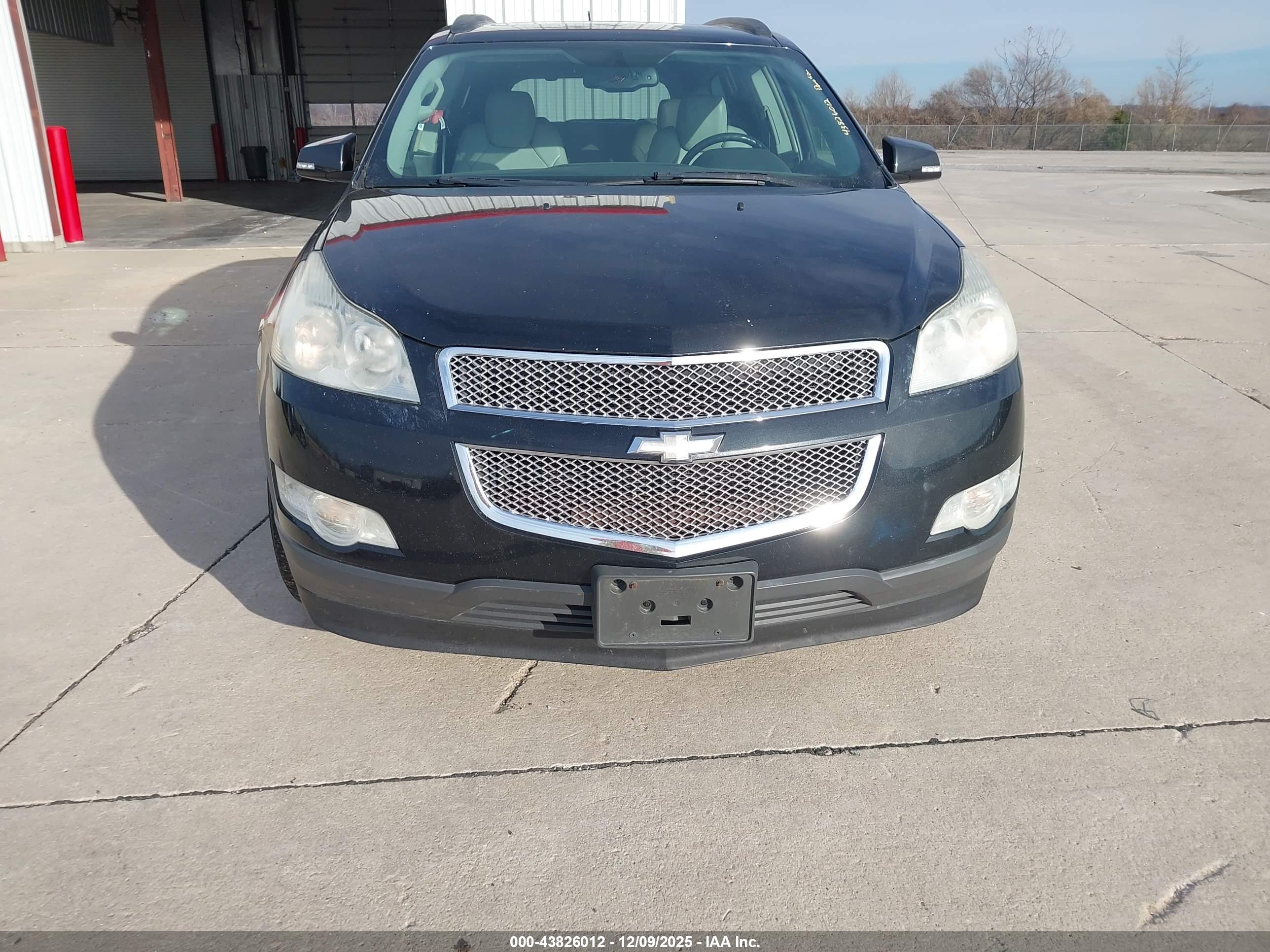 CHEVROLET TRAVERSE image 6