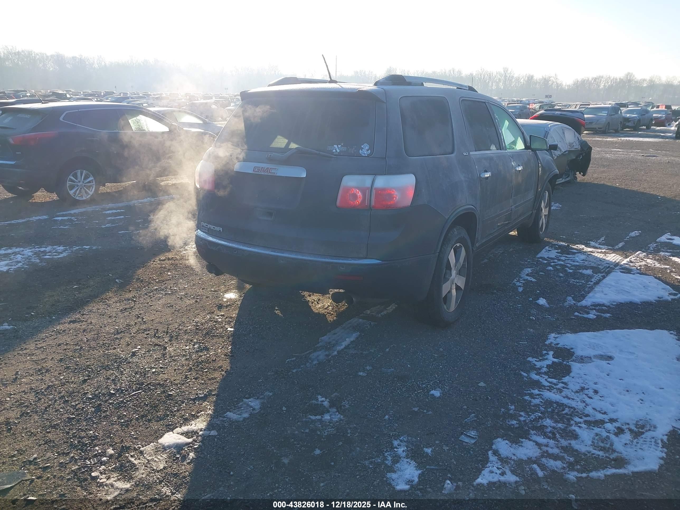 GMC ACADIA image 4
