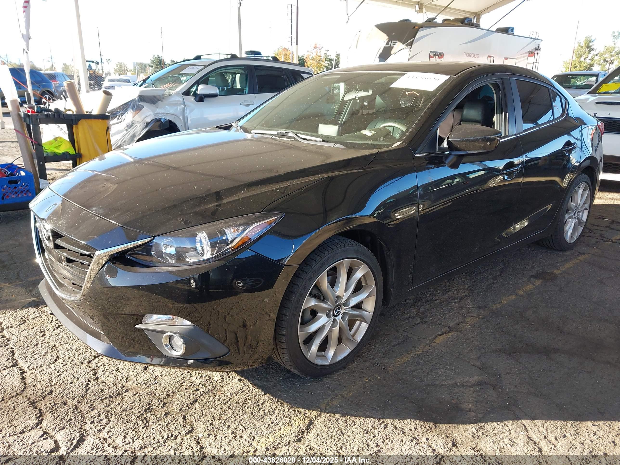 MAZDA MAZDA3 image 2