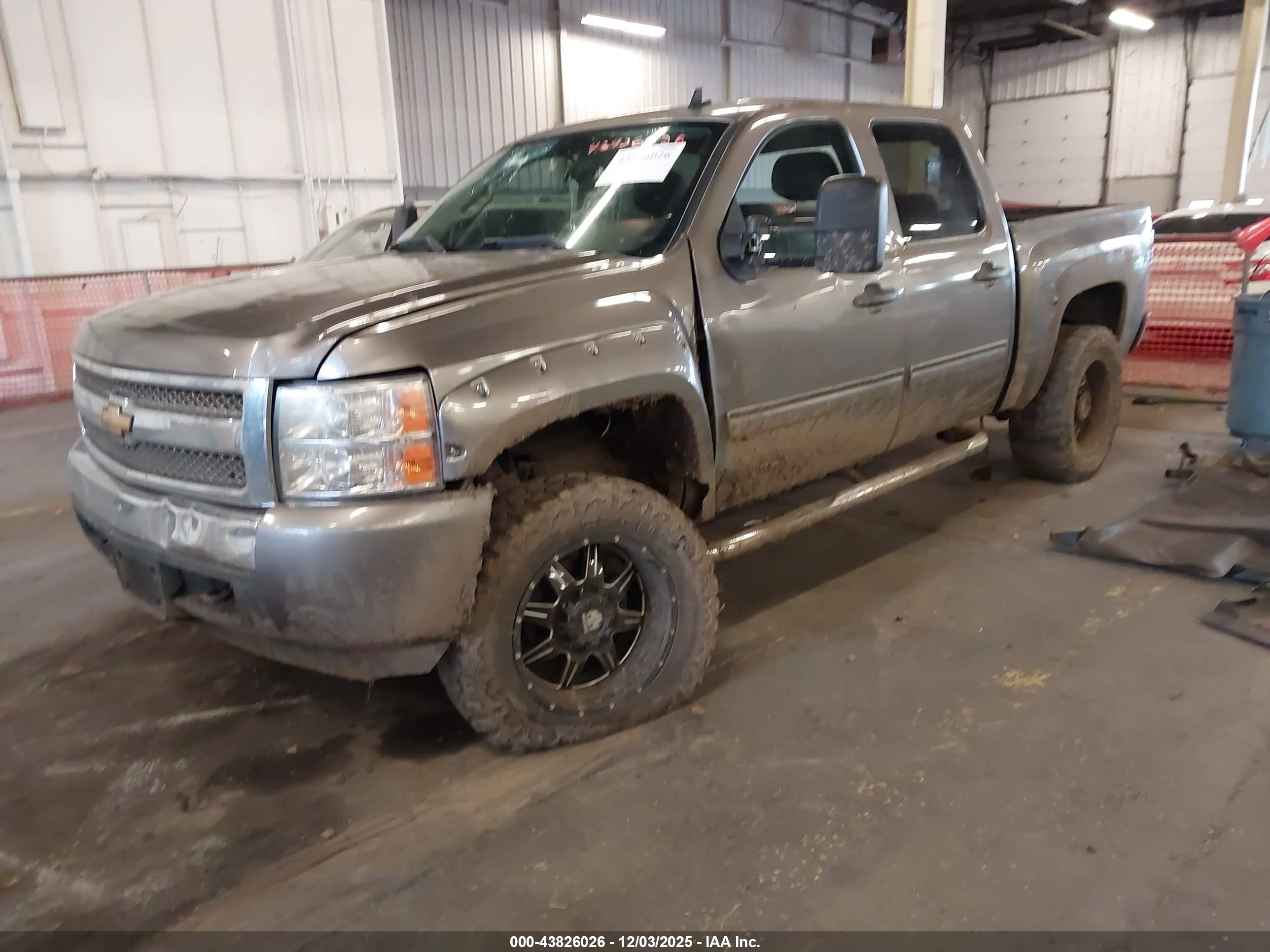 CHEVROLET SILVERADO image 2
