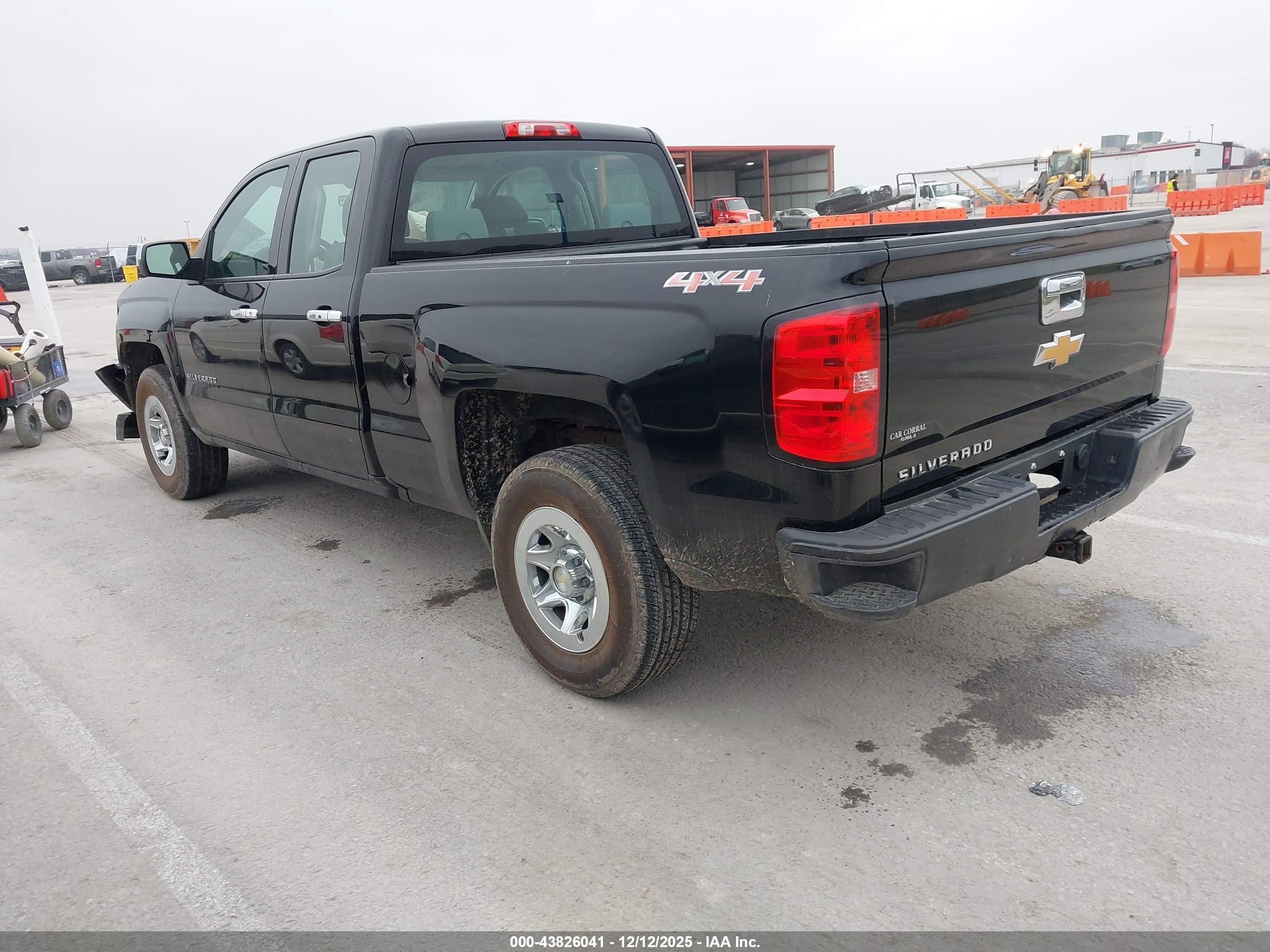 CHEVROLET SILVERADO image 3